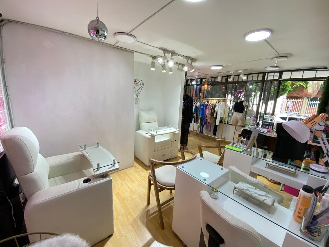 Local en arriendo en Laureles, Medellín — foto 1 de 6