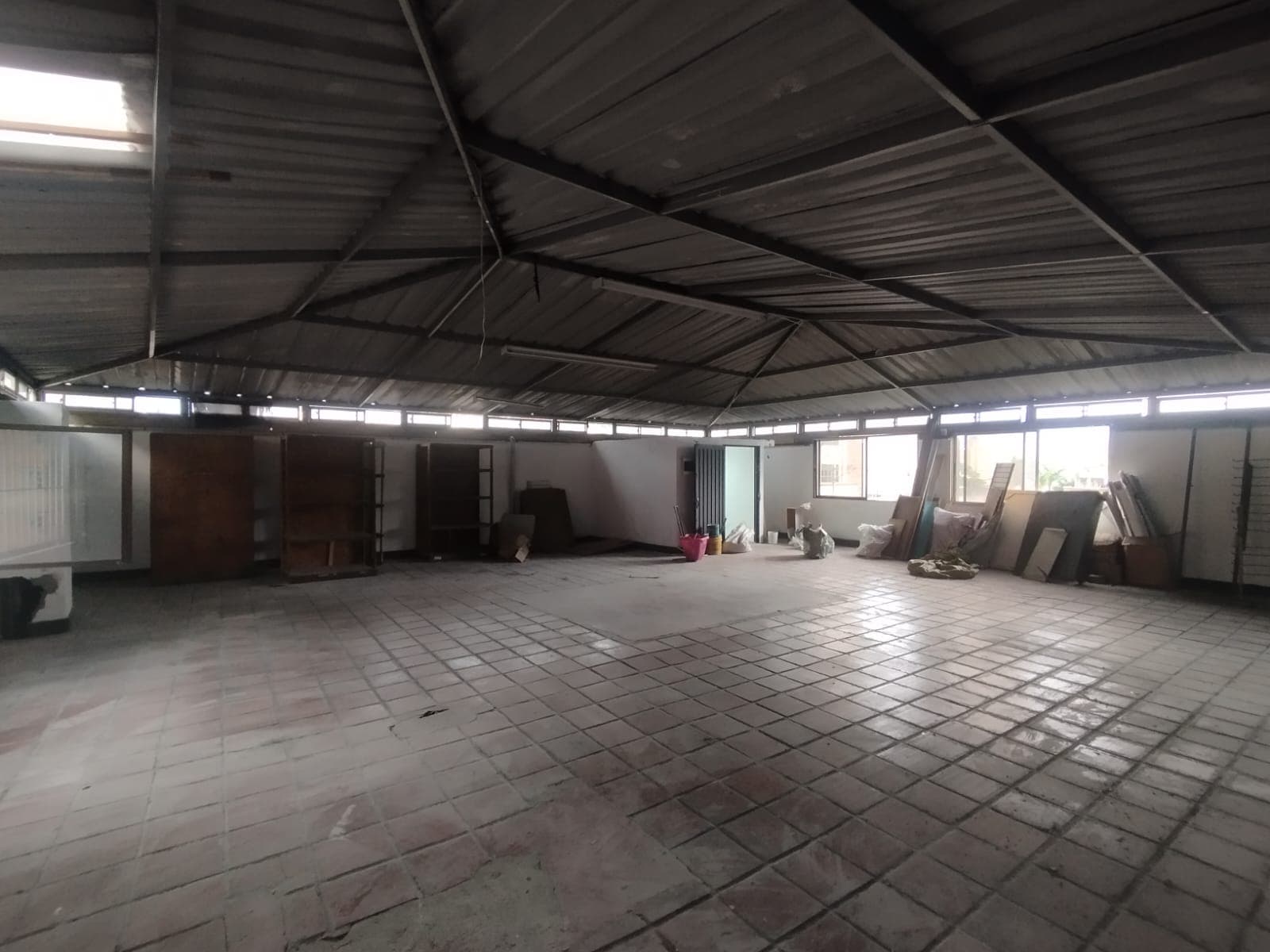 Local en arriendo en Alpujarra, Centro, Medellín — foto 4 de 12