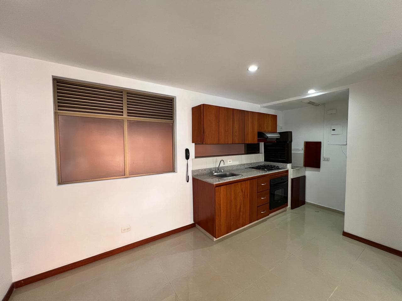 Apartamento en arriendo en Conquistadores, Laureles, Medellín — foto 4 de 19