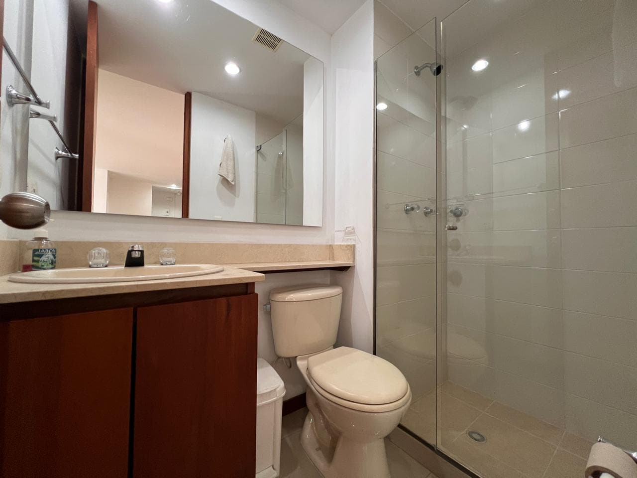 Apartamento en arriendo en Conquistadores, Laureles, Medellín — foto 5 de 19