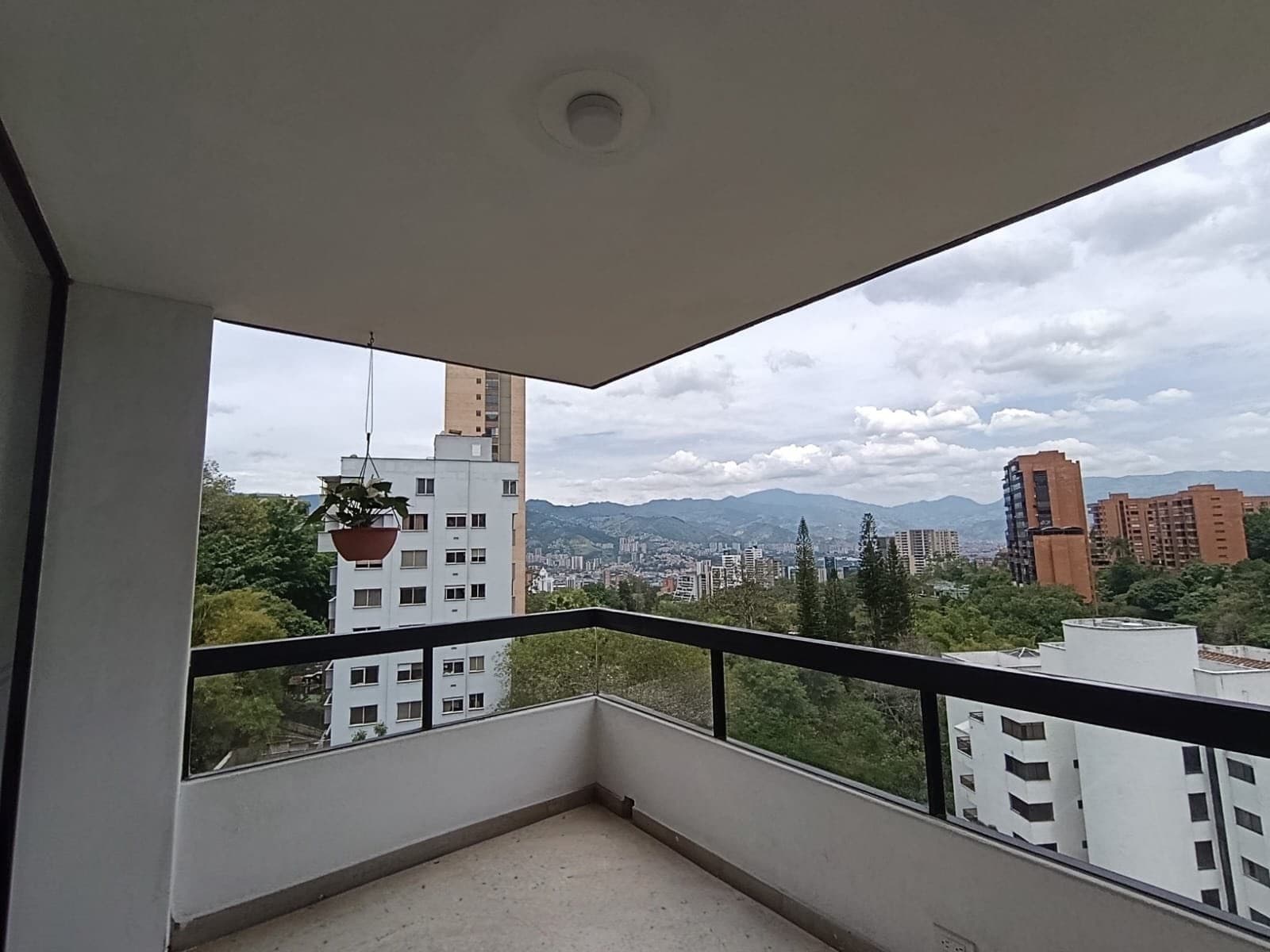 Apartamento en arriendo en Medellín — foto 1 de 17