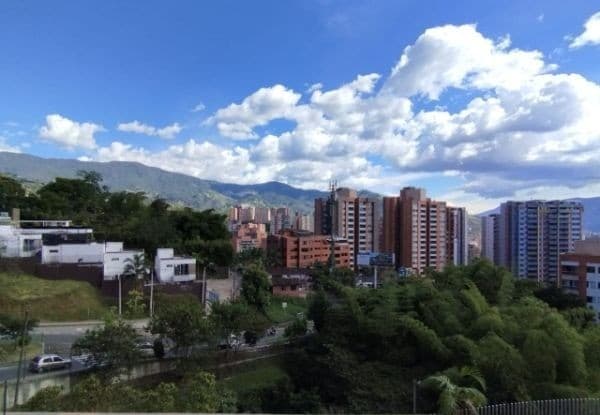 Apartamento en arriendo en Loma del Esmeraldal, Envigado — foto 1 de 19