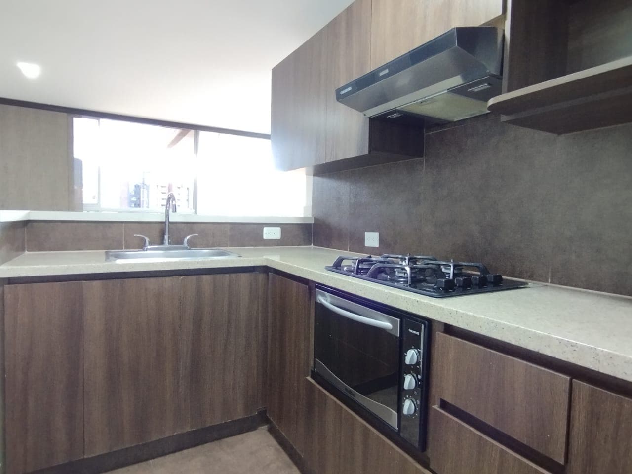 Apartamento en arriendo en Loma del Esmeraldal, Envigado — foto 3 de 19