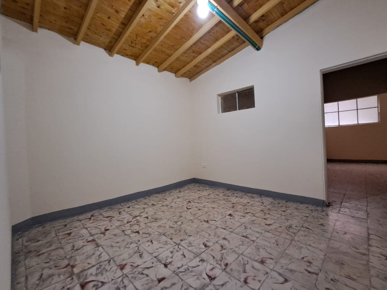 Casa Comercial en arriendo en El Salvador, Centro, Medellín — foto 5 de 12
