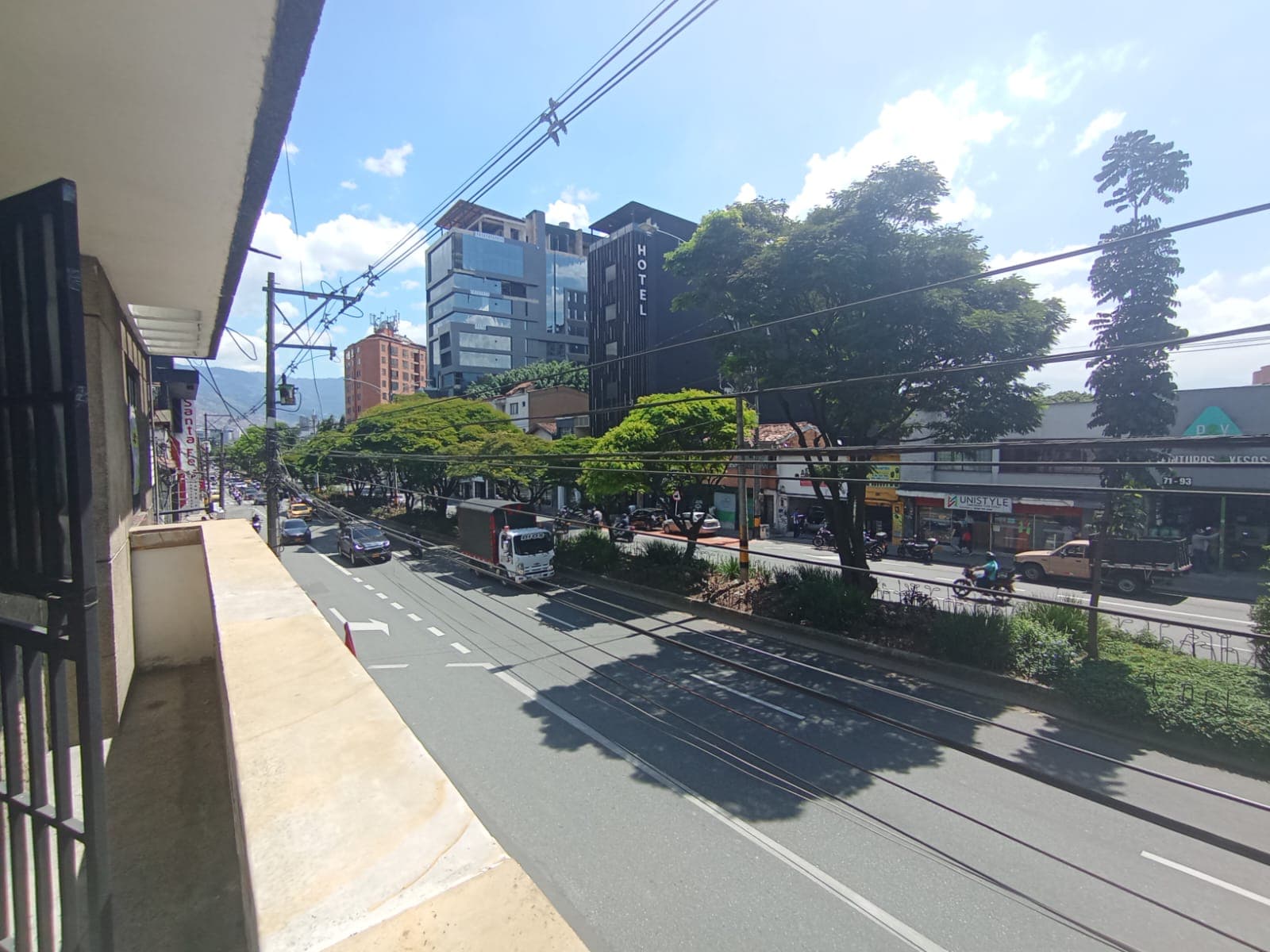 Casa Comercial en arriendo en Florida Nueva, Laureles, Medellín — foto 1 de 20