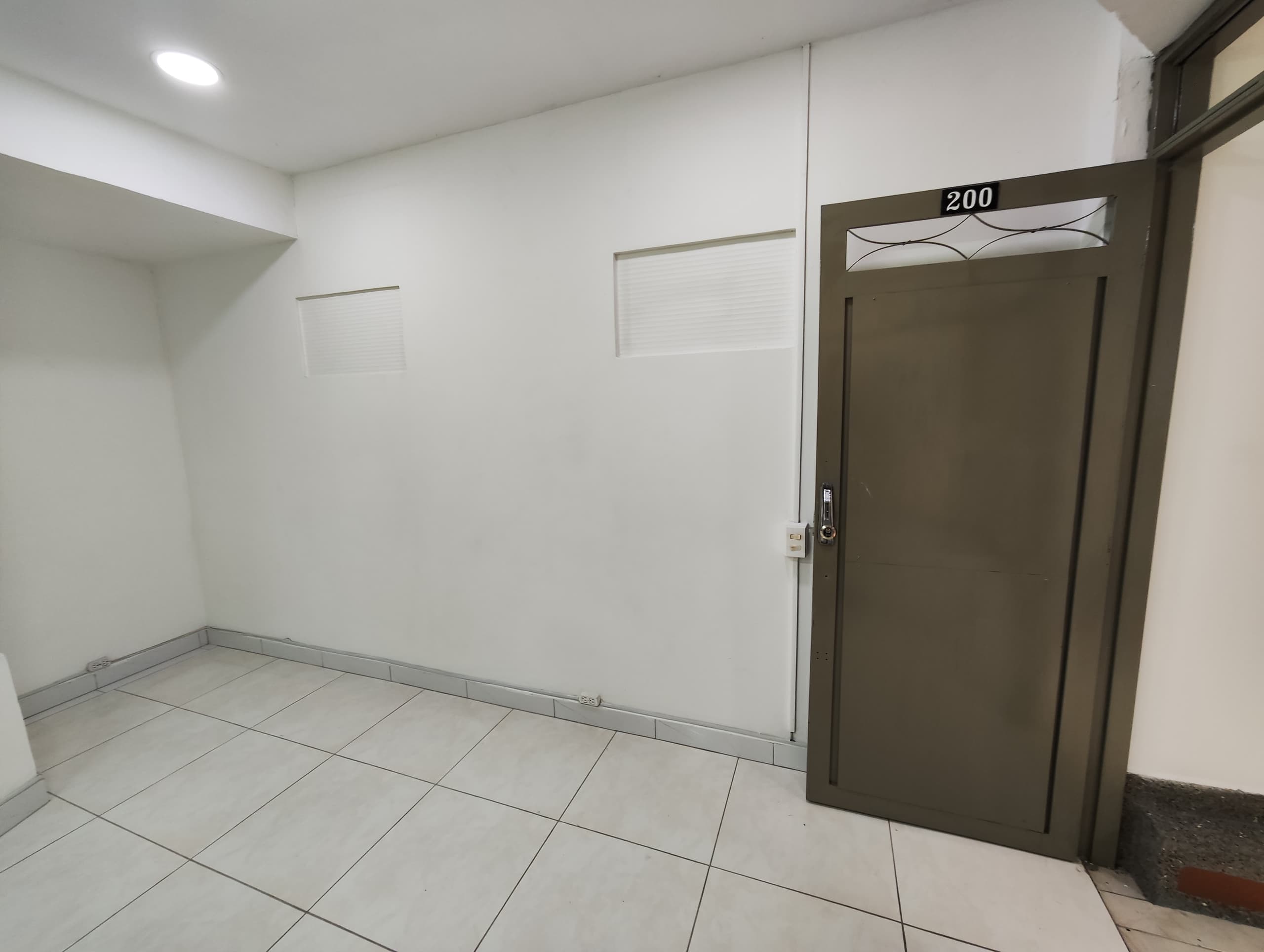 Oficina en arriendo en Suramericana, Laureles, Medellín — foto 3 de 7
