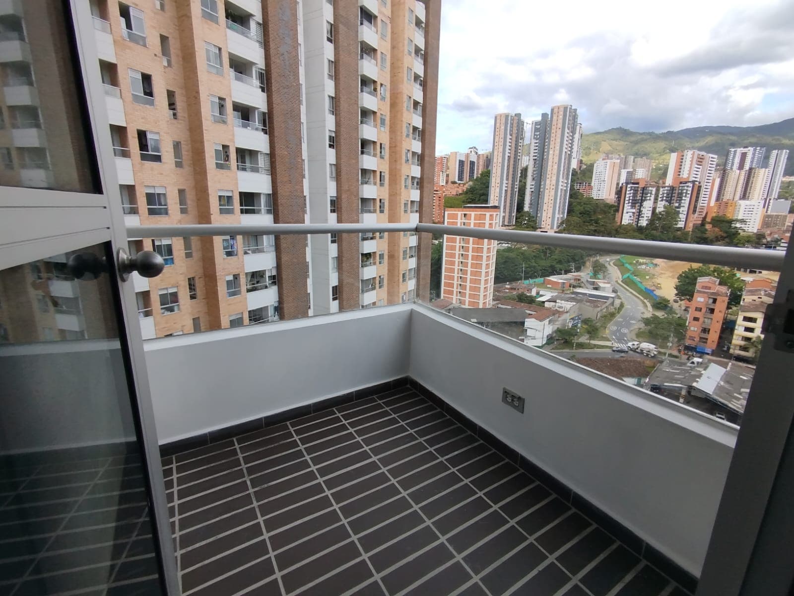 Apartamento en arriendo en Calle Larga, Sabaneta — foto 5 de 19