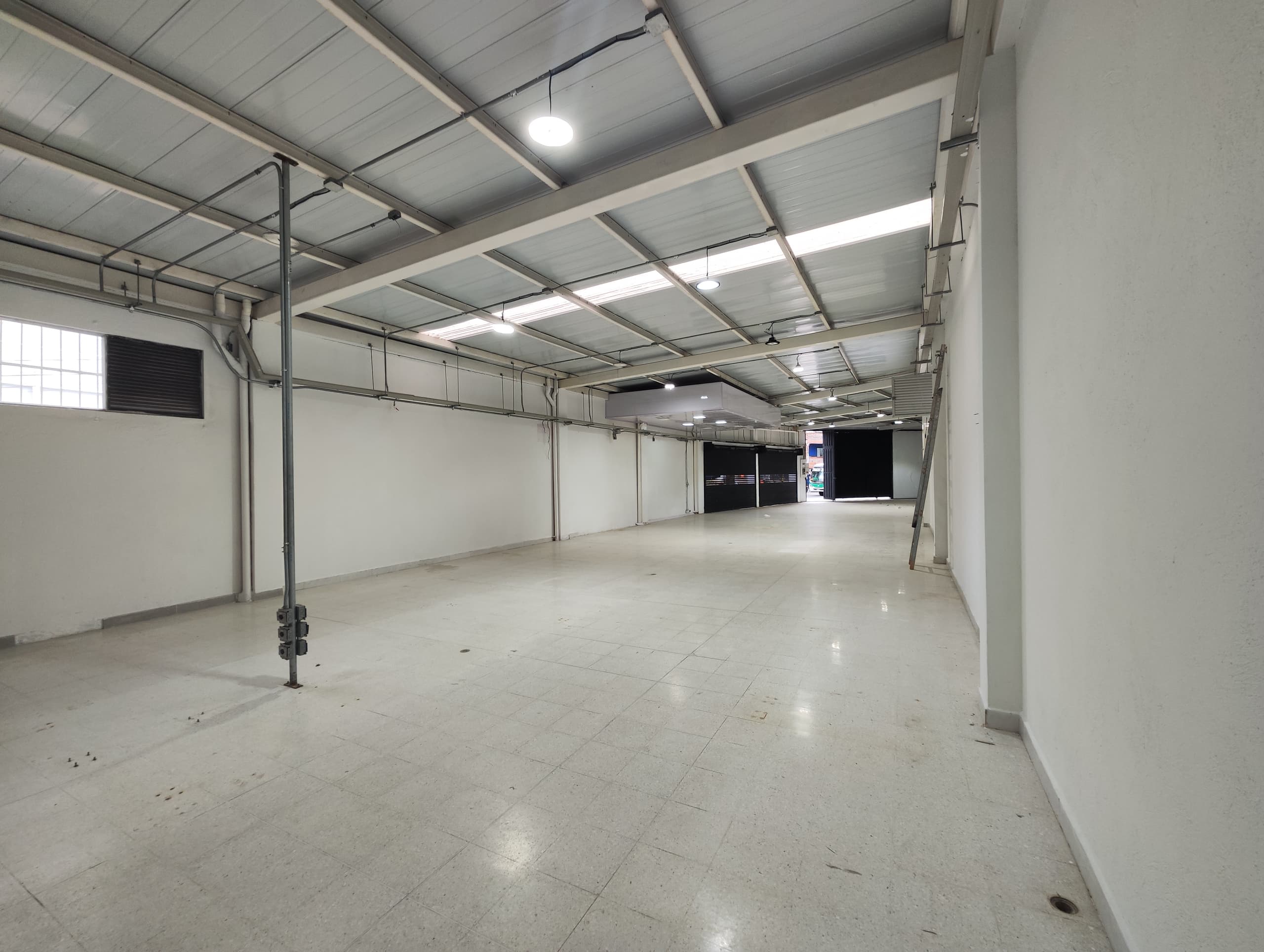 Local en arriendo en San Gabriel, Itagui — foto 3 de 11