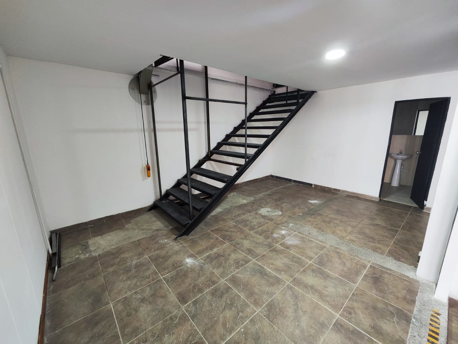 Local en arriendo en La Esmeralda, Itagui — foto 4 de 13
