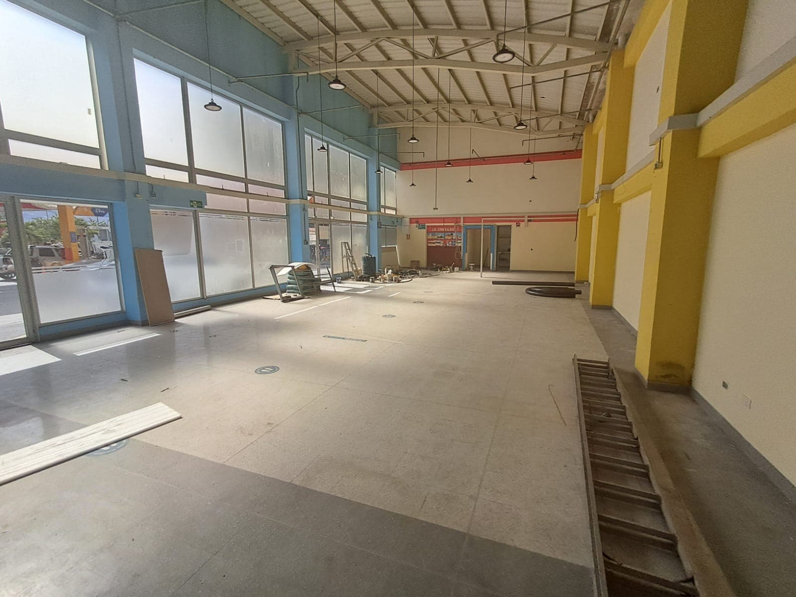 Local en arriendo en Campo Valdes, Centro, Medellín — foto 1 de 9