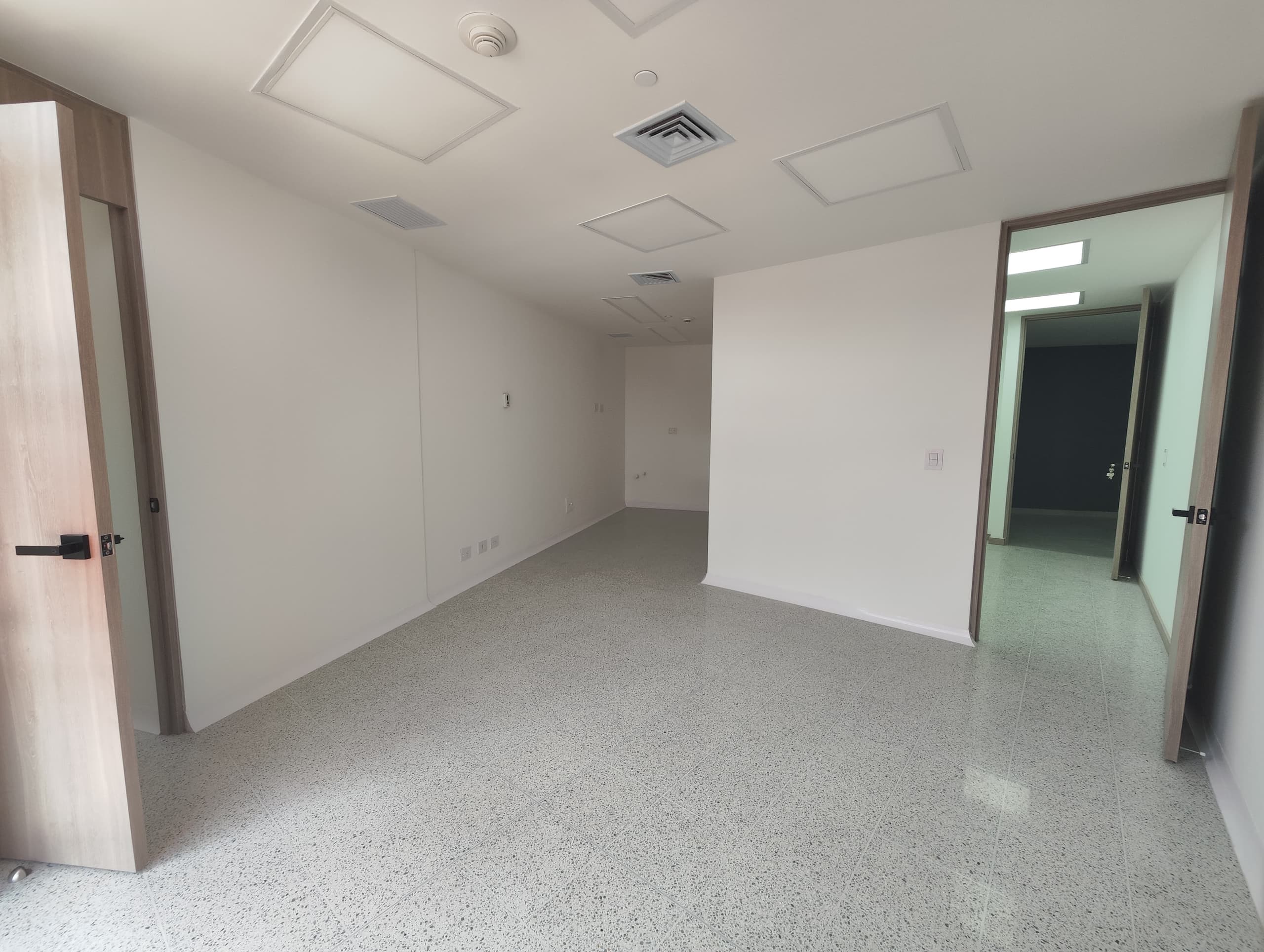 Consultorio en arriendo en San Diego, El Poblado, Medellín — foto 1 de 9