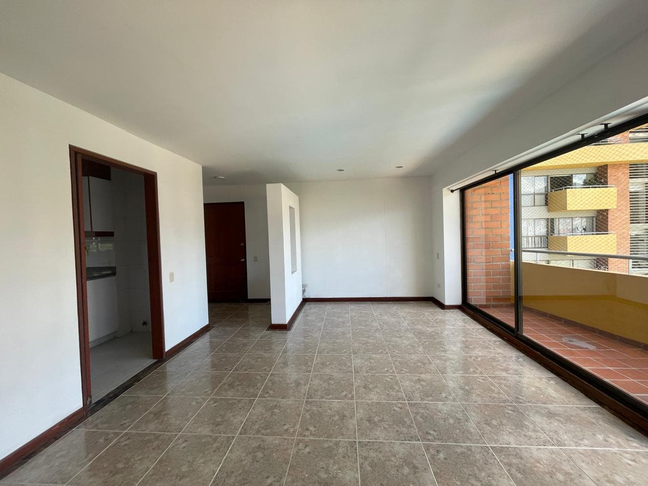Apartamento en arriendo en La Loma De Los Bernal, Belen, Medellín — foto 1 de 20