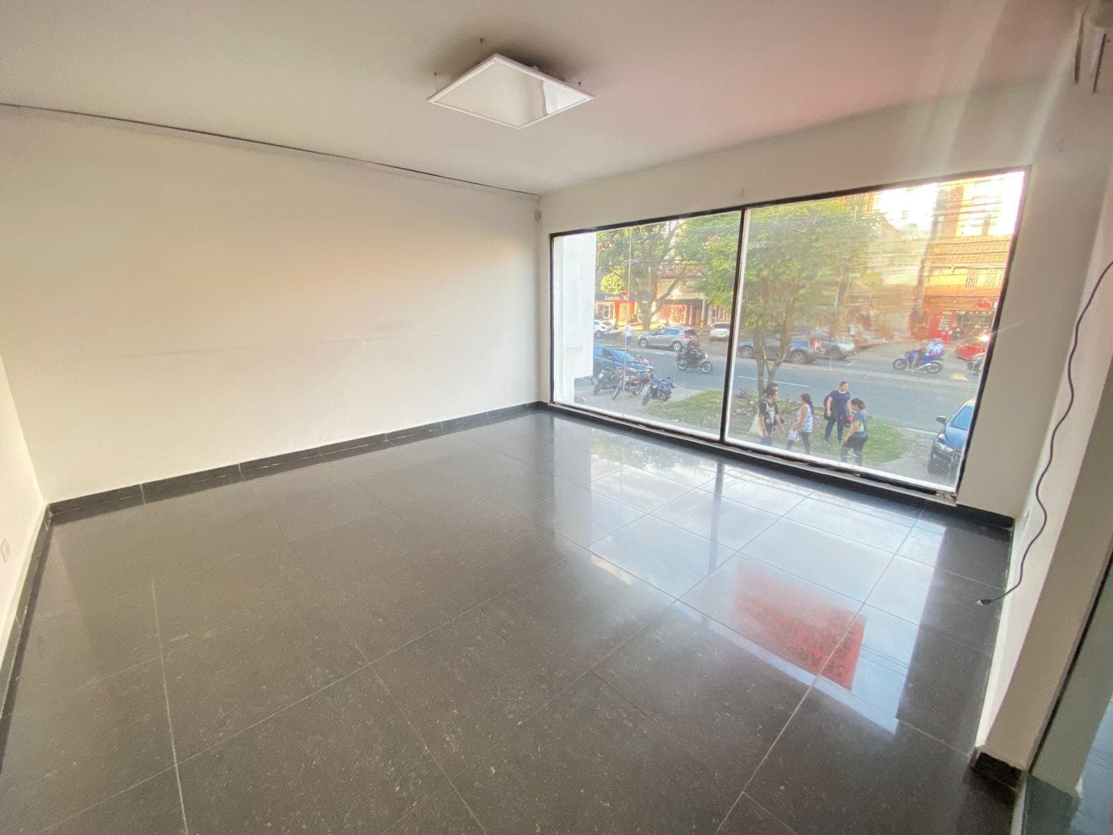 Local en arriendo en La Floresta, La America, Medellín — foto 3 de 20
