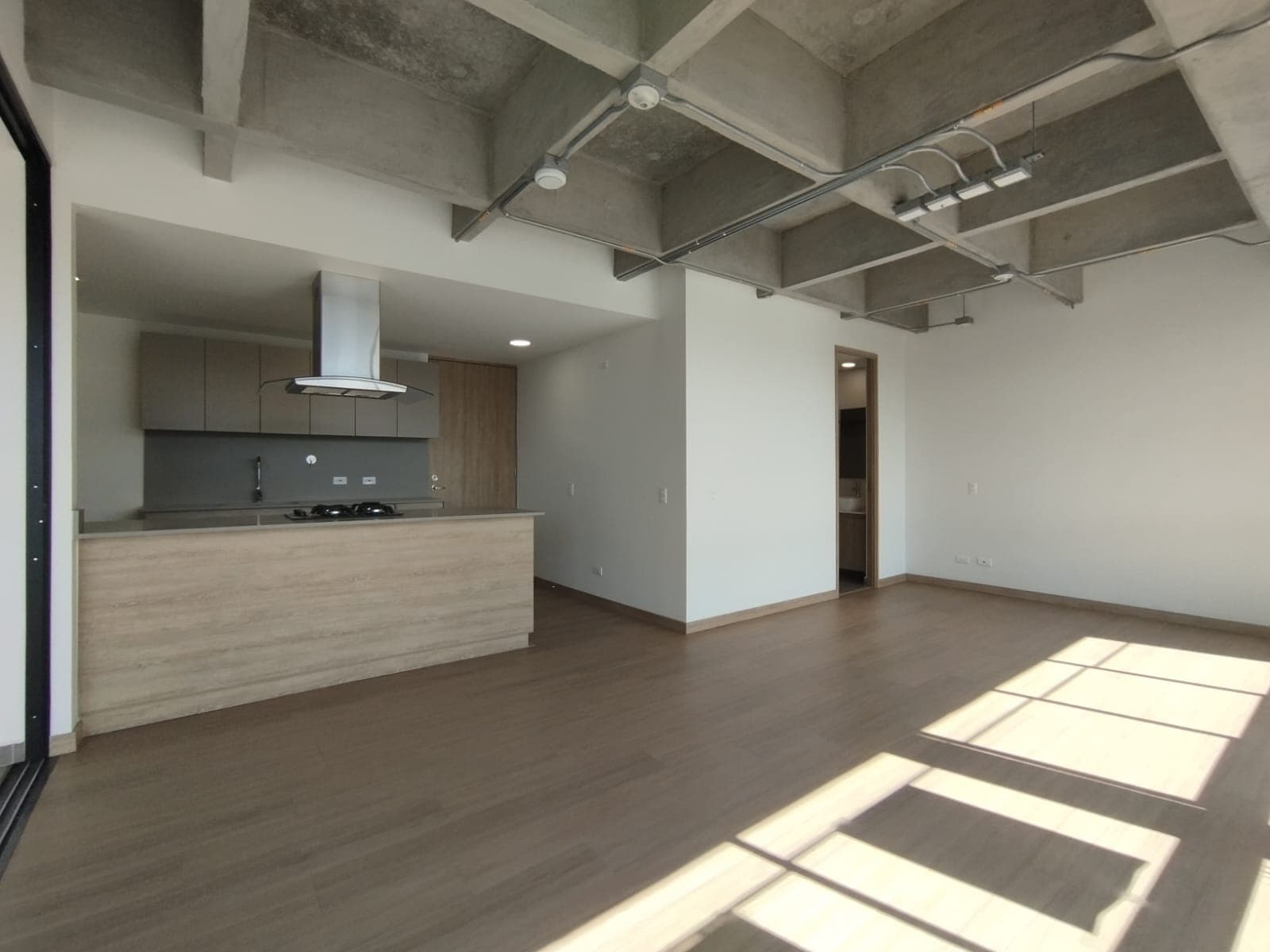 Apartaestudio en arriendo en Loma de las Brujas, Envigado — foto 1 de 20