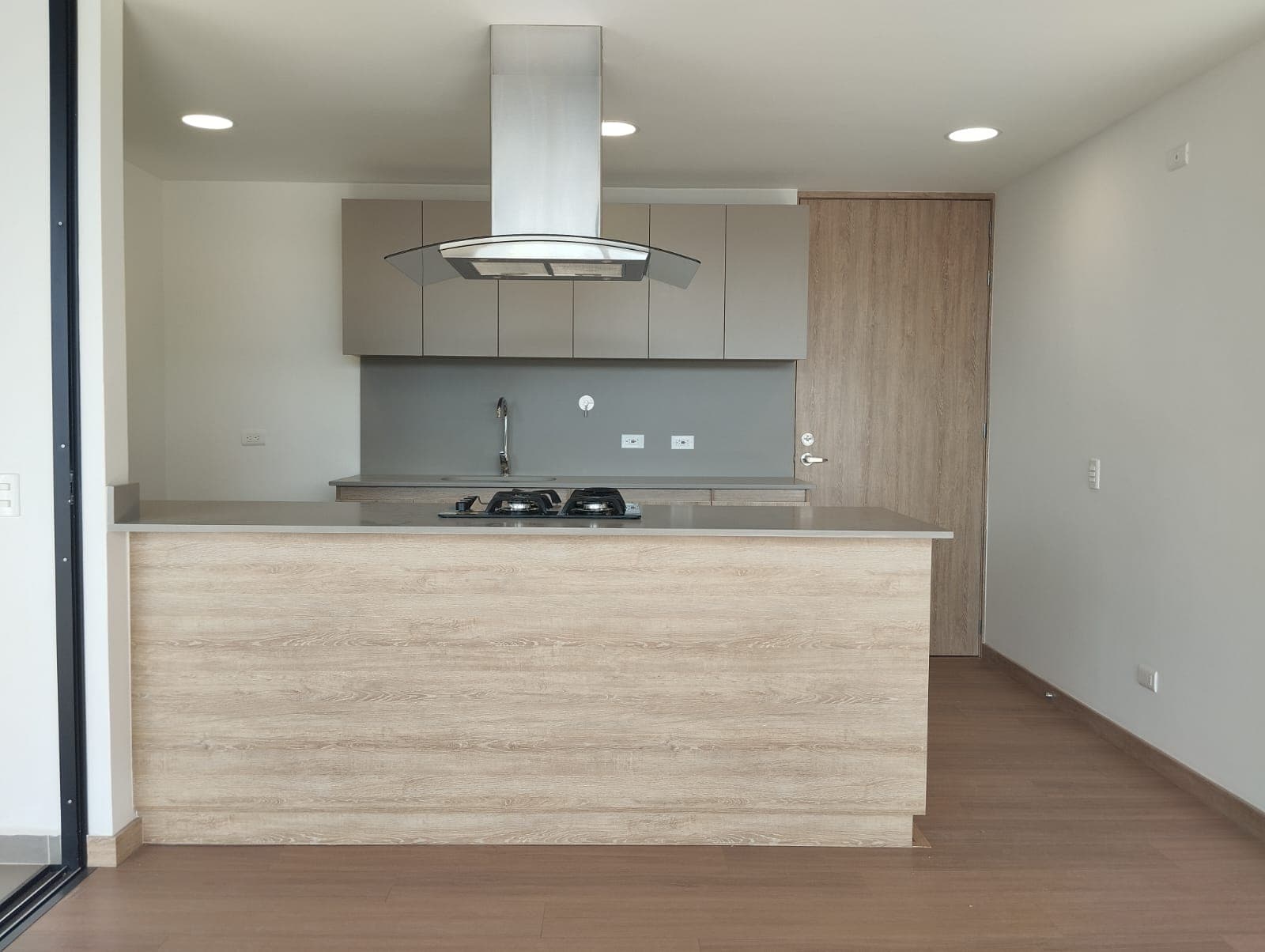 Apartaestudio en arriendo en Loma de las Brujas, Envigado — foto 2 de 20