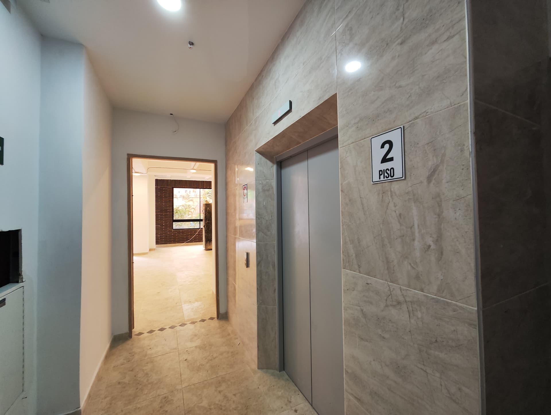 Local en arriendo en Laureles, Medellín — foto 1 de 11