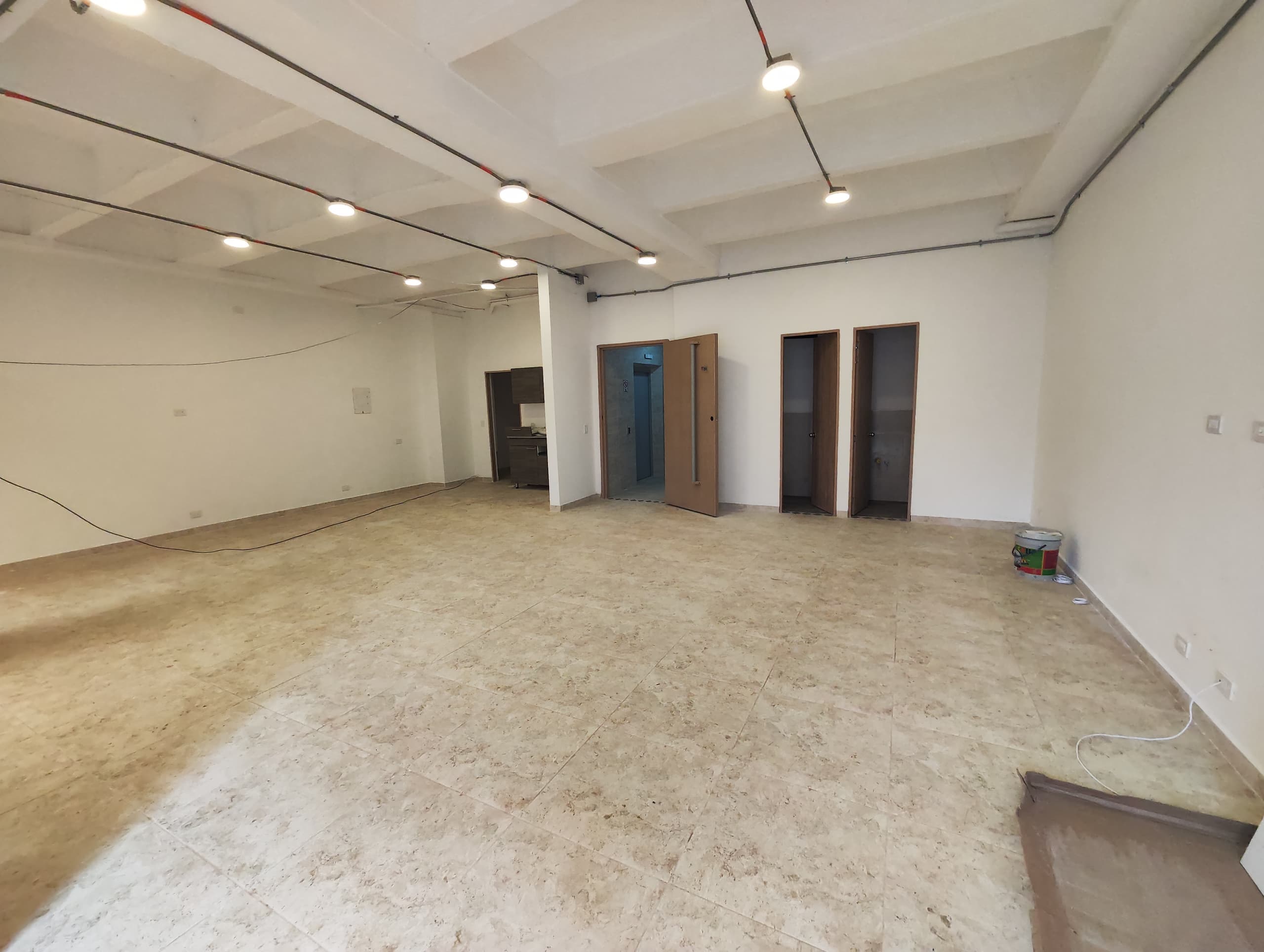 Local en arriendo en Laureles, Medellín — foto 5 de 11