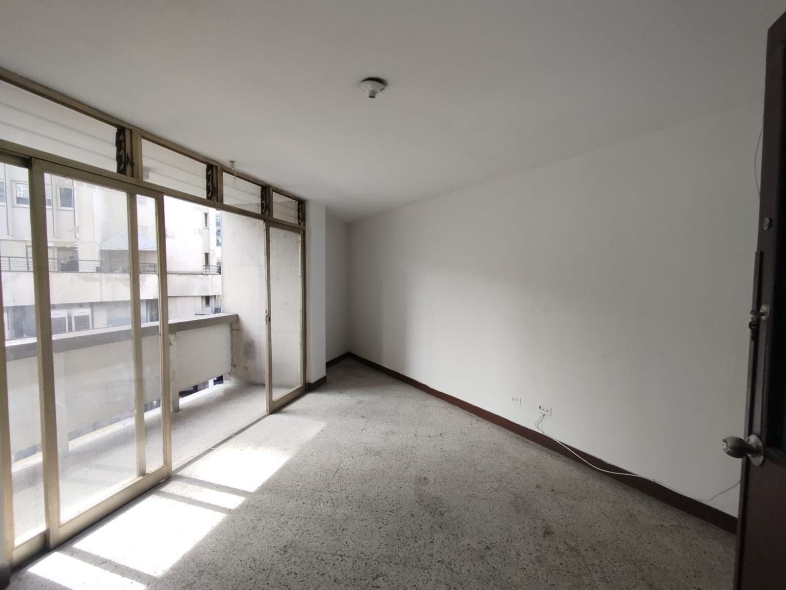 Oficina en arriendo en La Candelaria, Centro, Medellín — foto 3 de 12