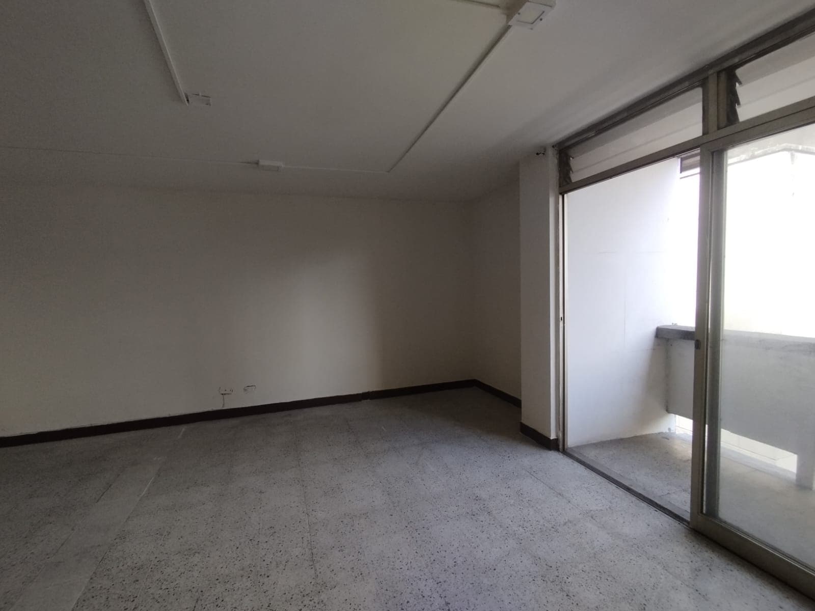 Oficina en arriendo en La Candelaria, Centro, Medellín — foto 2 de 12
