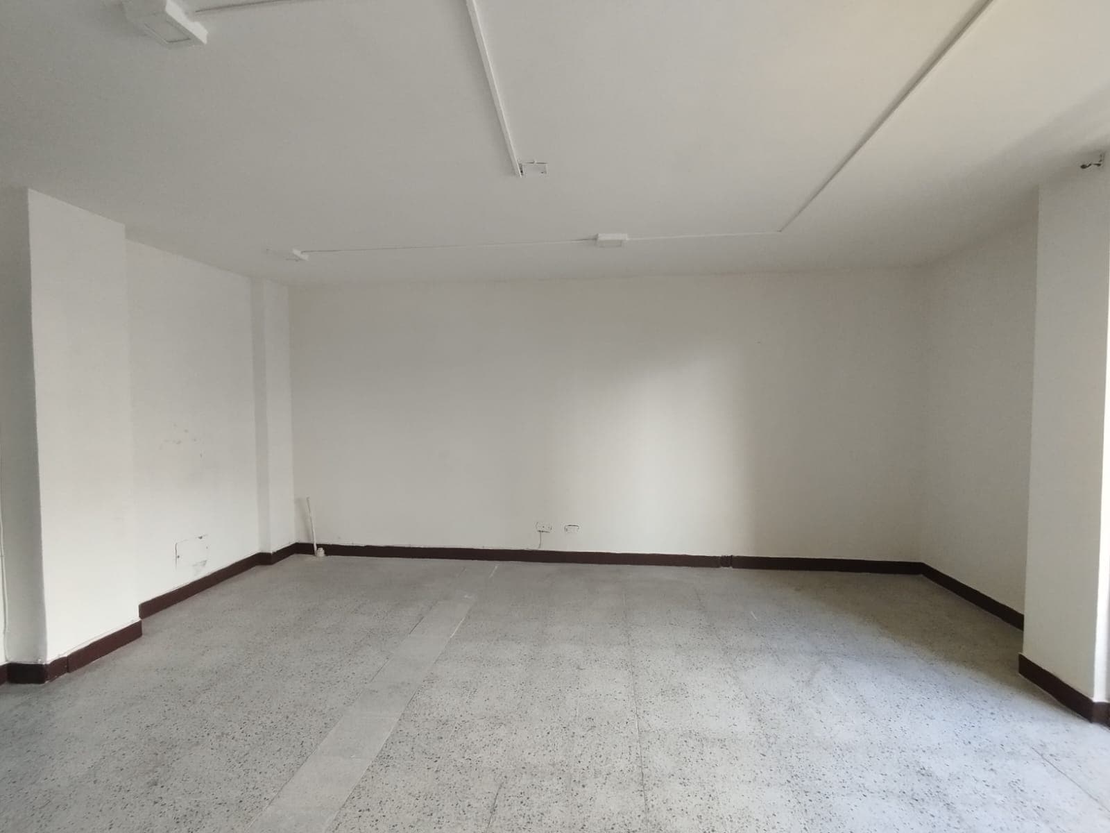 Oficina en arriendo en La Candelaria, Centro, Medellín — foto 3 de 12