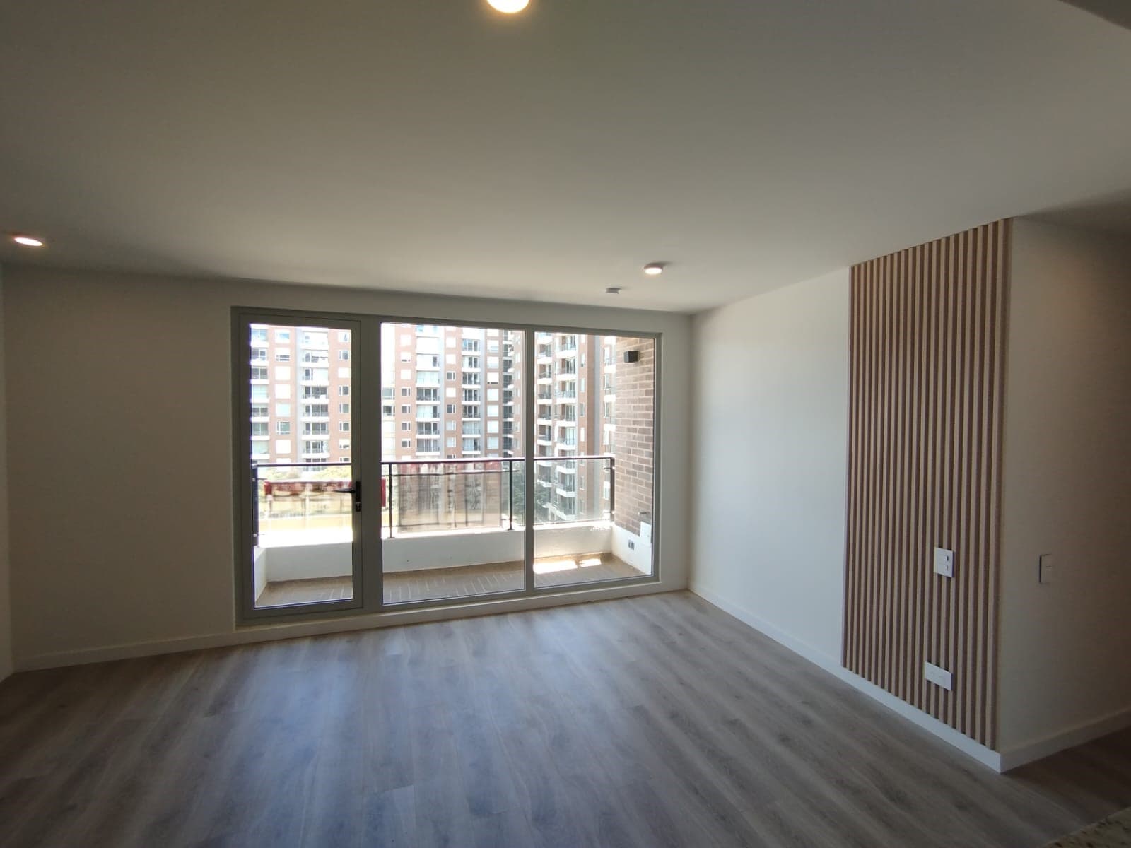 Apartamento en arriendo en Fontibón, Bogotá, D.C. — foto 2 de 17