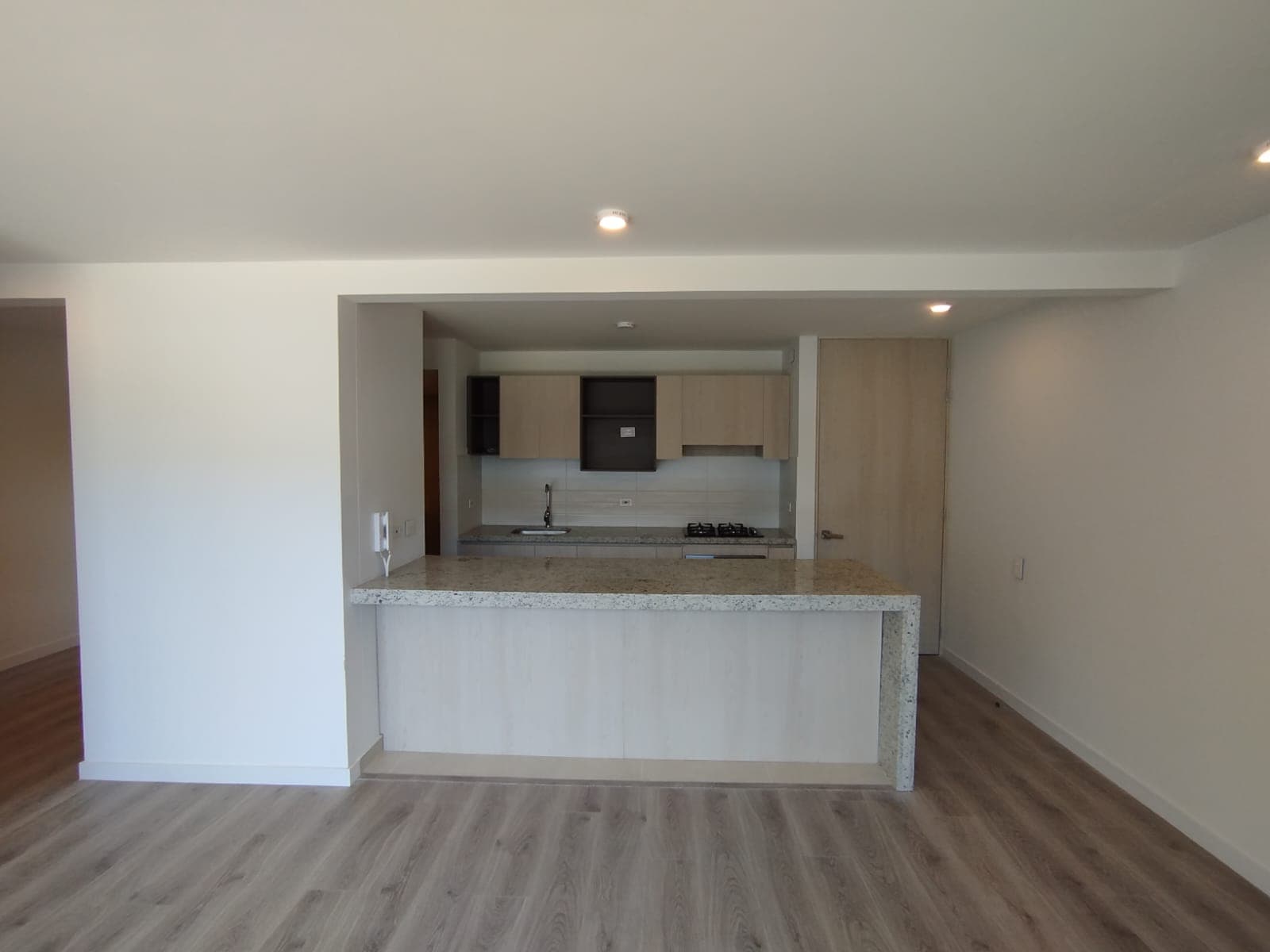 Apartamento en arriendo en Fontibón, Bogotá, D.C. — foto 4 de 17