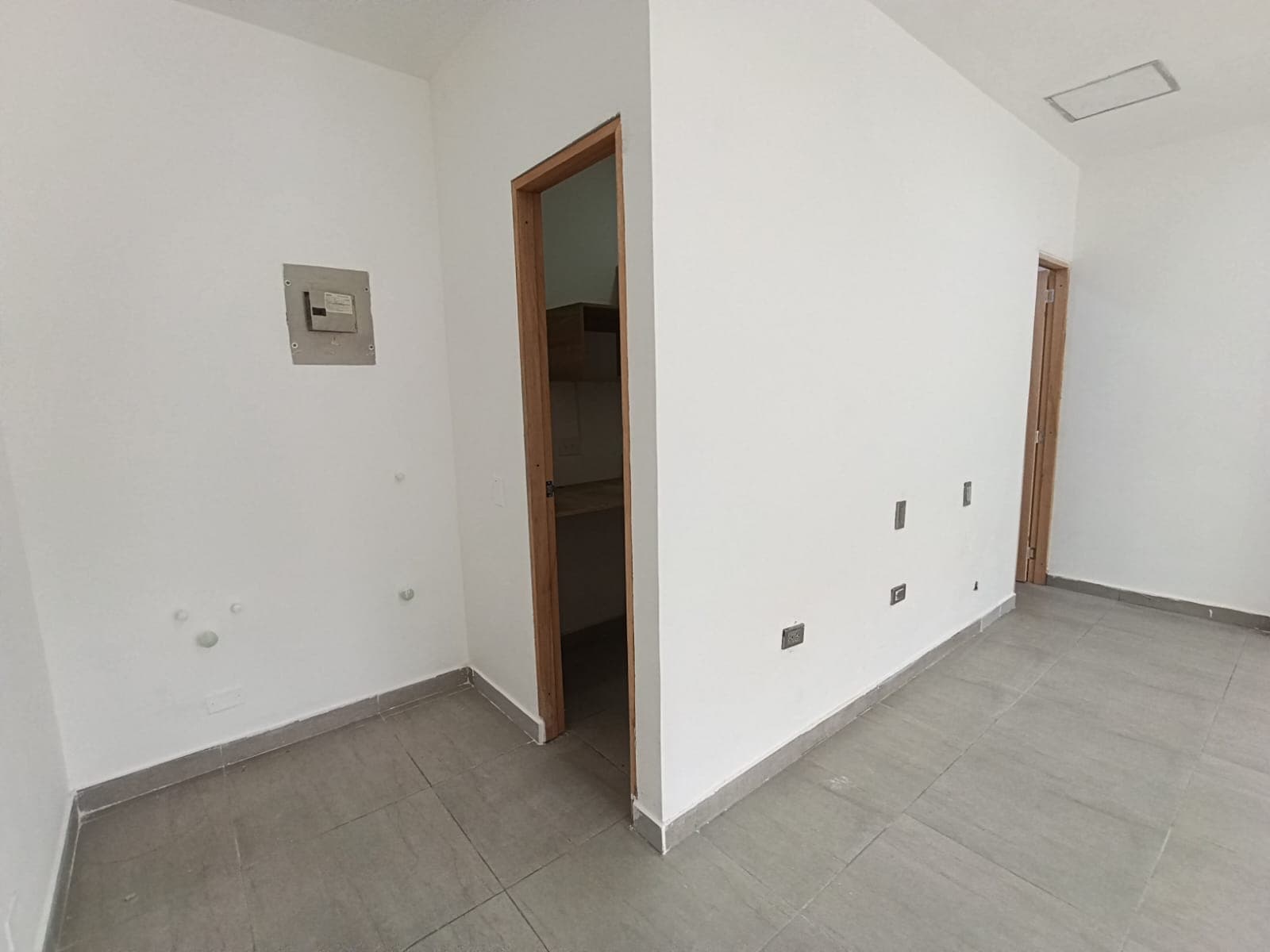 Local en arriendo en Los Colores, Laureles, Medellín — foto 4 de 12