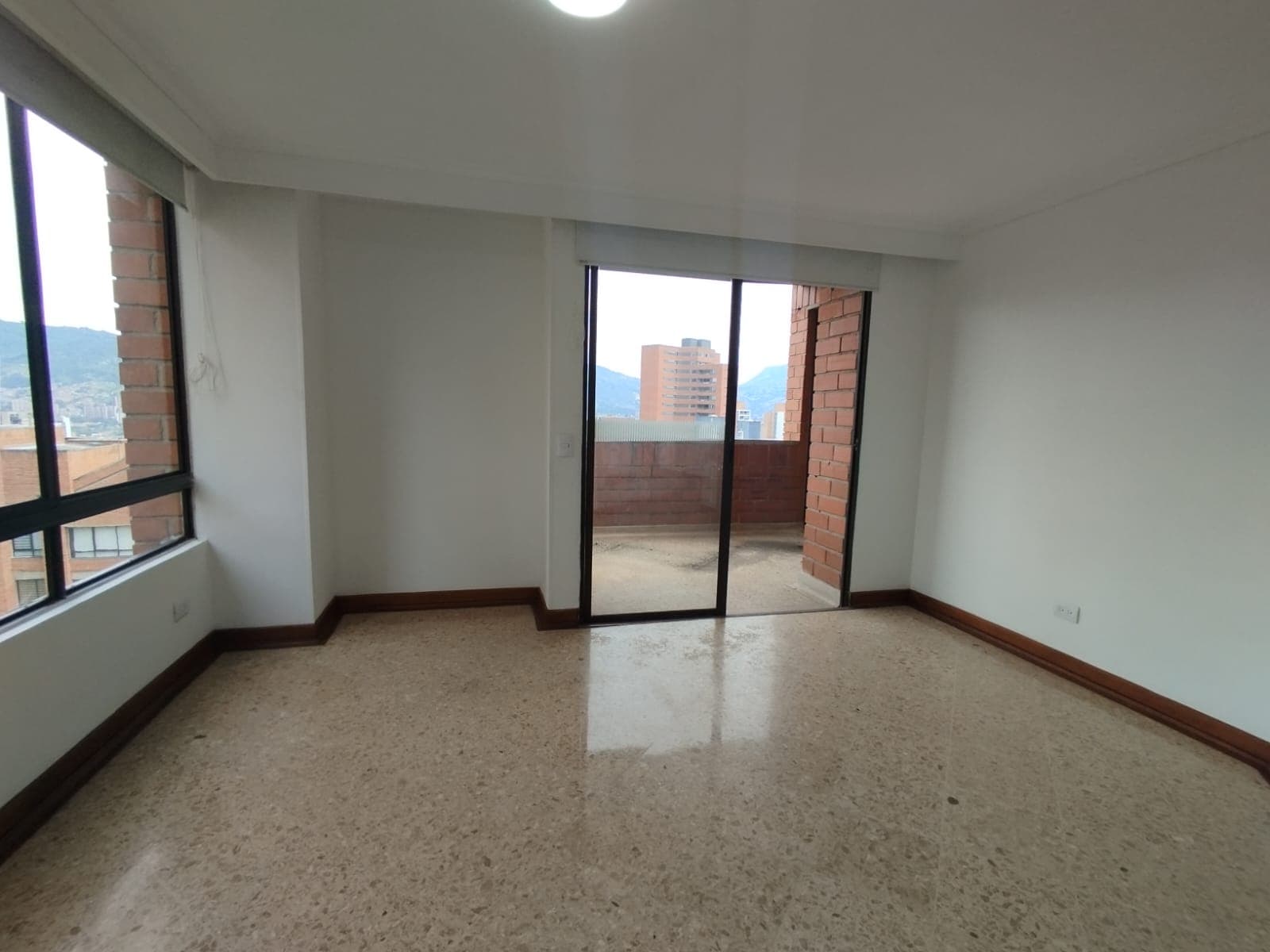 Apartamento en arriendo en Los Balsos, El Poblado, Medellín — foto 2 de 20