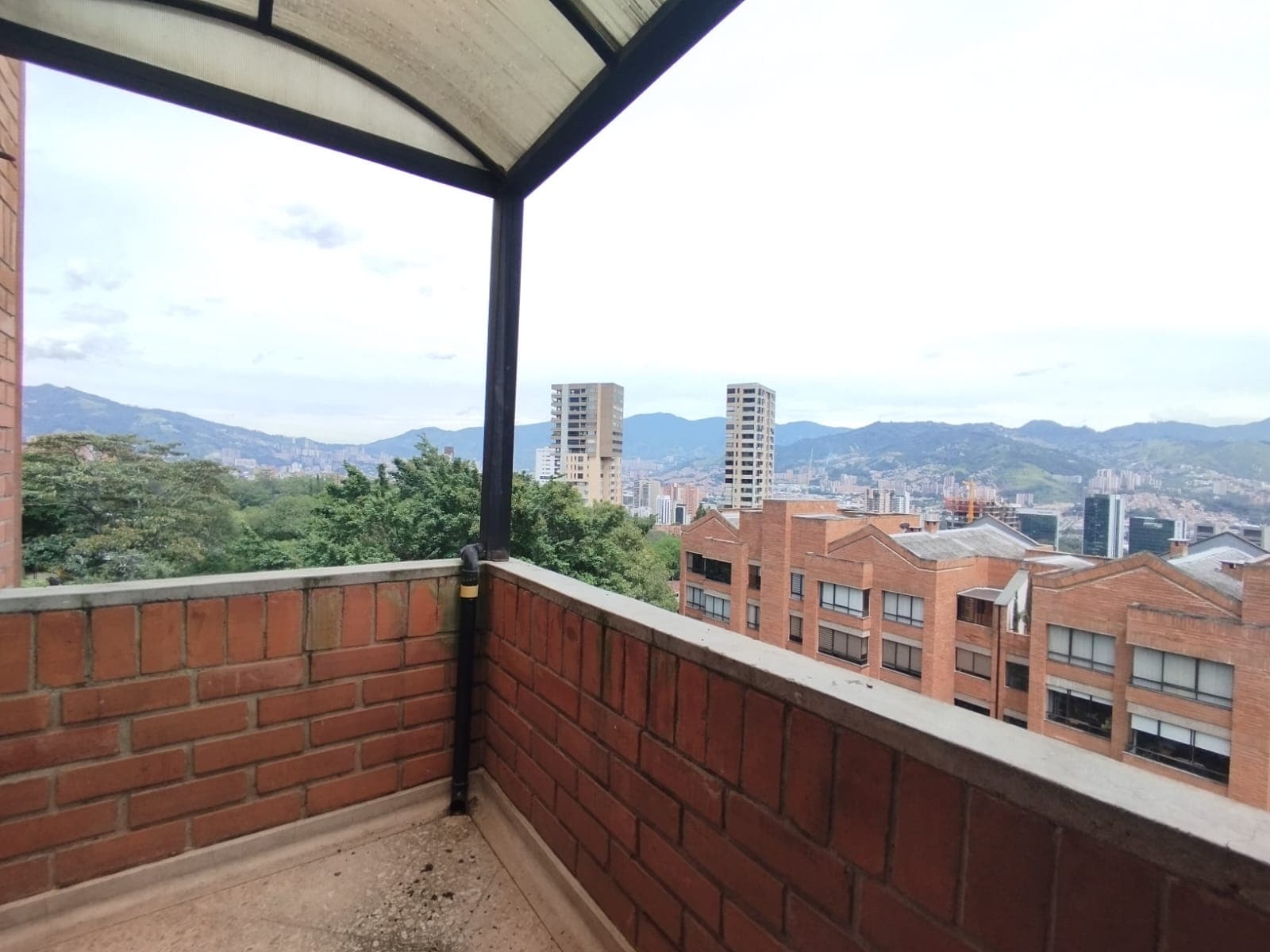 Apartamento en arriendo en Los Balsos, El Poblado, Medellín — foto 4 de 20