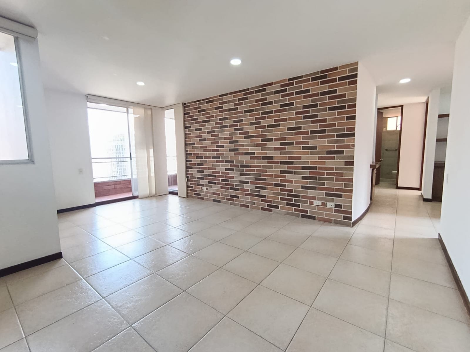 Apartamento en arriendo en Castropol, El Poblado, Medellín — foto 1 de 18