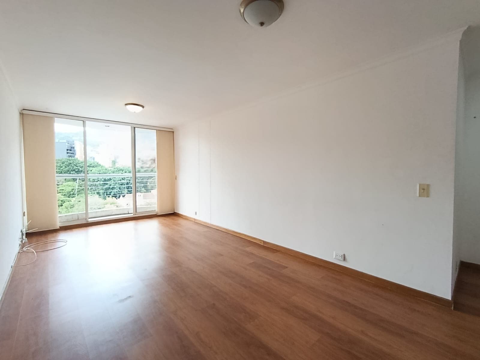 Apartamento en arriendo en Patio Bonito, El Poblado, Medellín — foto 1 de 19