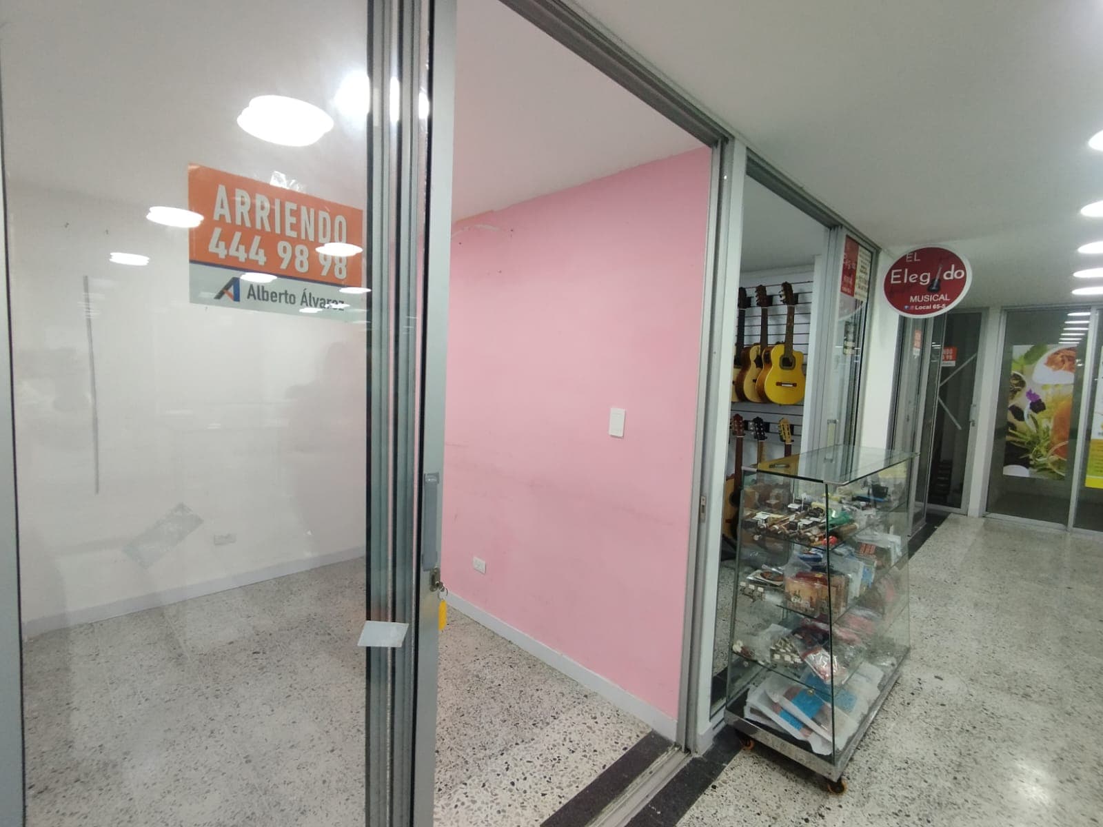 Local en arriendo en La Candelaria, Centro, Medellín — foto 2 de 9