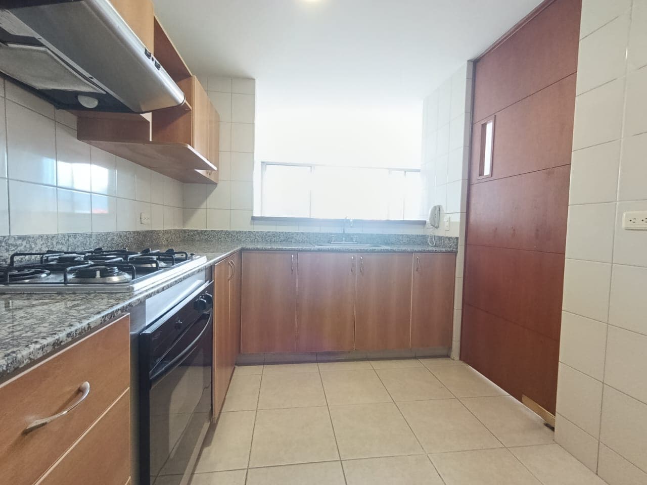 Apartamento en arriendo en Santa María de los Ángeles, El Poblado, Medellín — foto 3 de 15