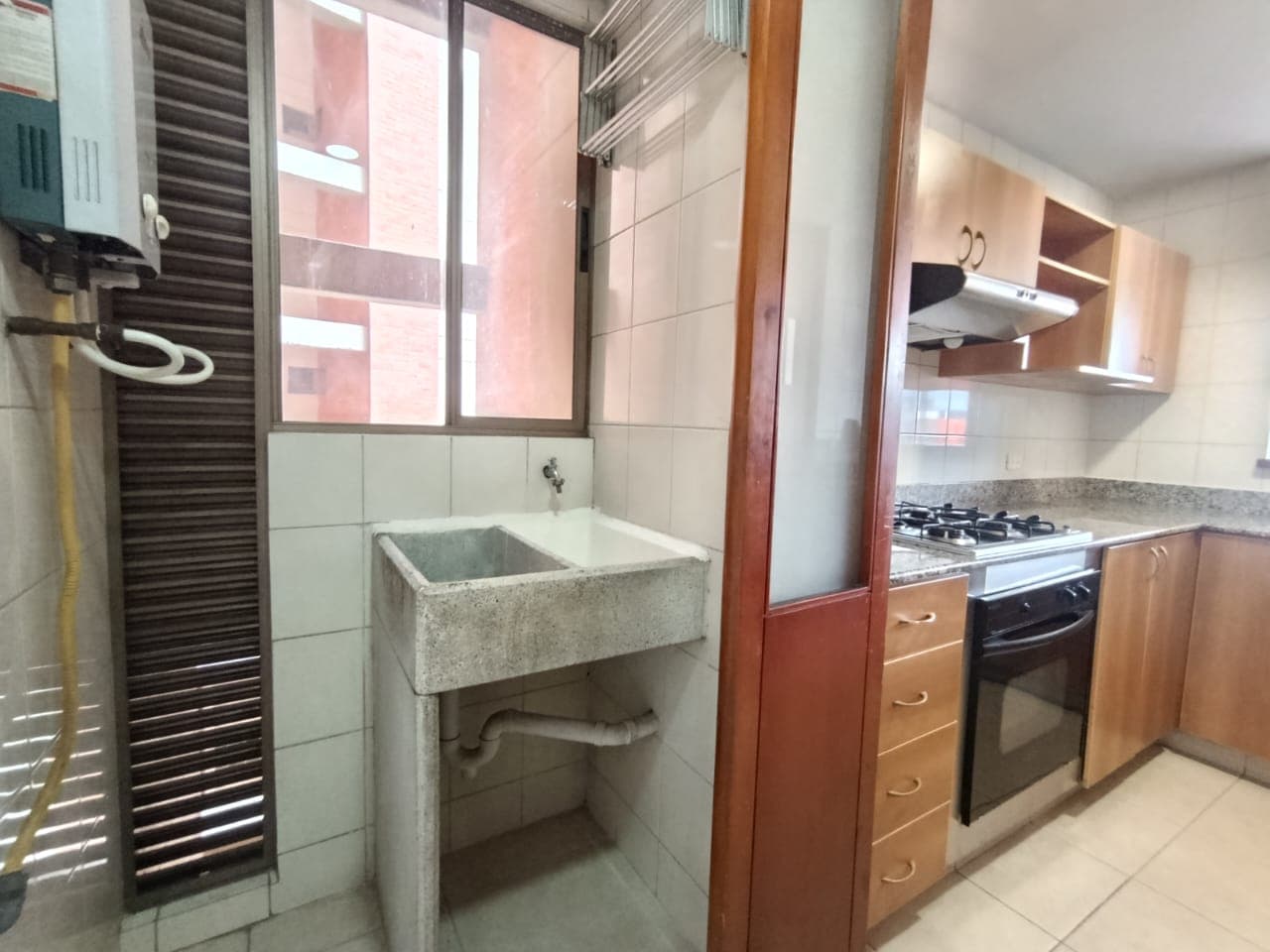 Apartamento en arriendo en Santa María de los Ángeles, El Poblado, Medellín — foto 4 de 15