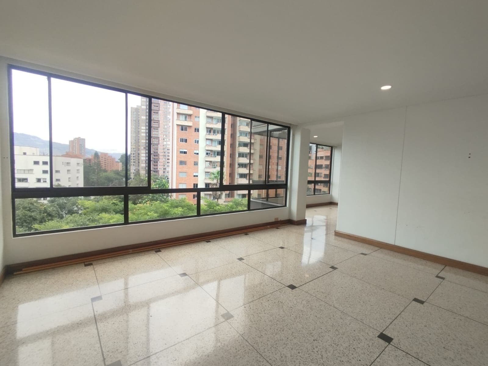 Apartamento en arriendo en Castropol, El Poblado, Medellín — foto 1 de 20
