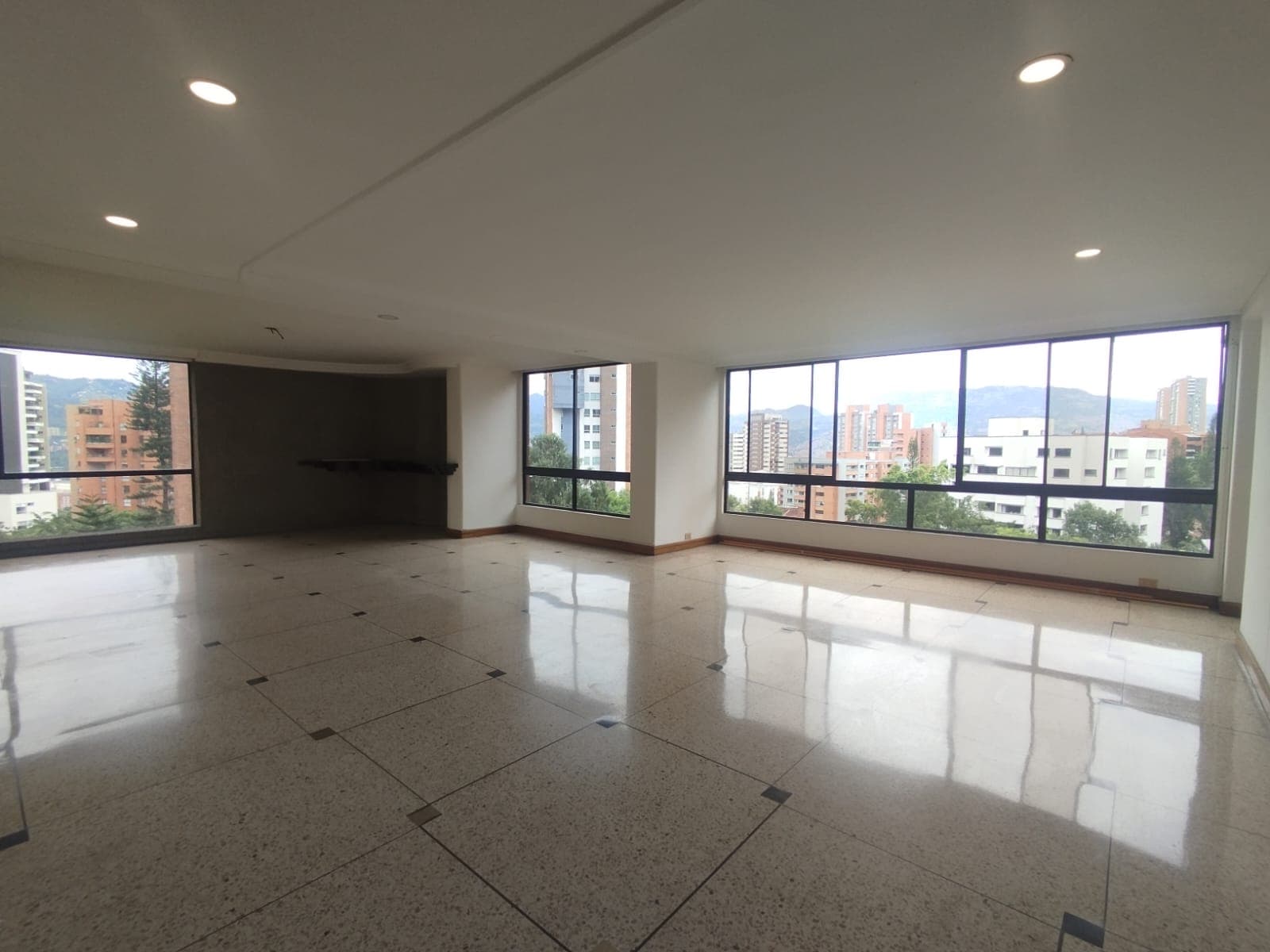 Apartamento en arriendo en Castropol, El Poblado, Medellín — foto 2 de 20