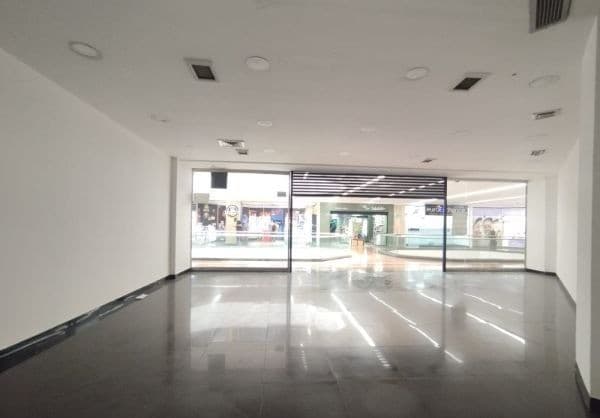 Local en arriendo en Conquistadores, Laureles, Medellín — foto 3 de 10
