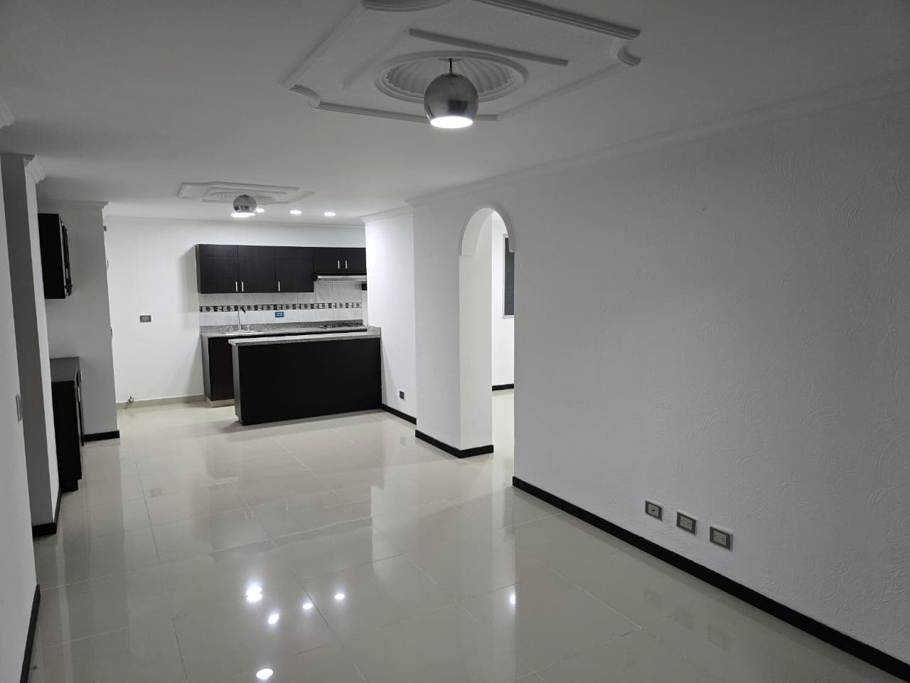 Apartamento en arriendo en Ciudad Del Rio, El Poblado, Medellín — foto 3 de 17