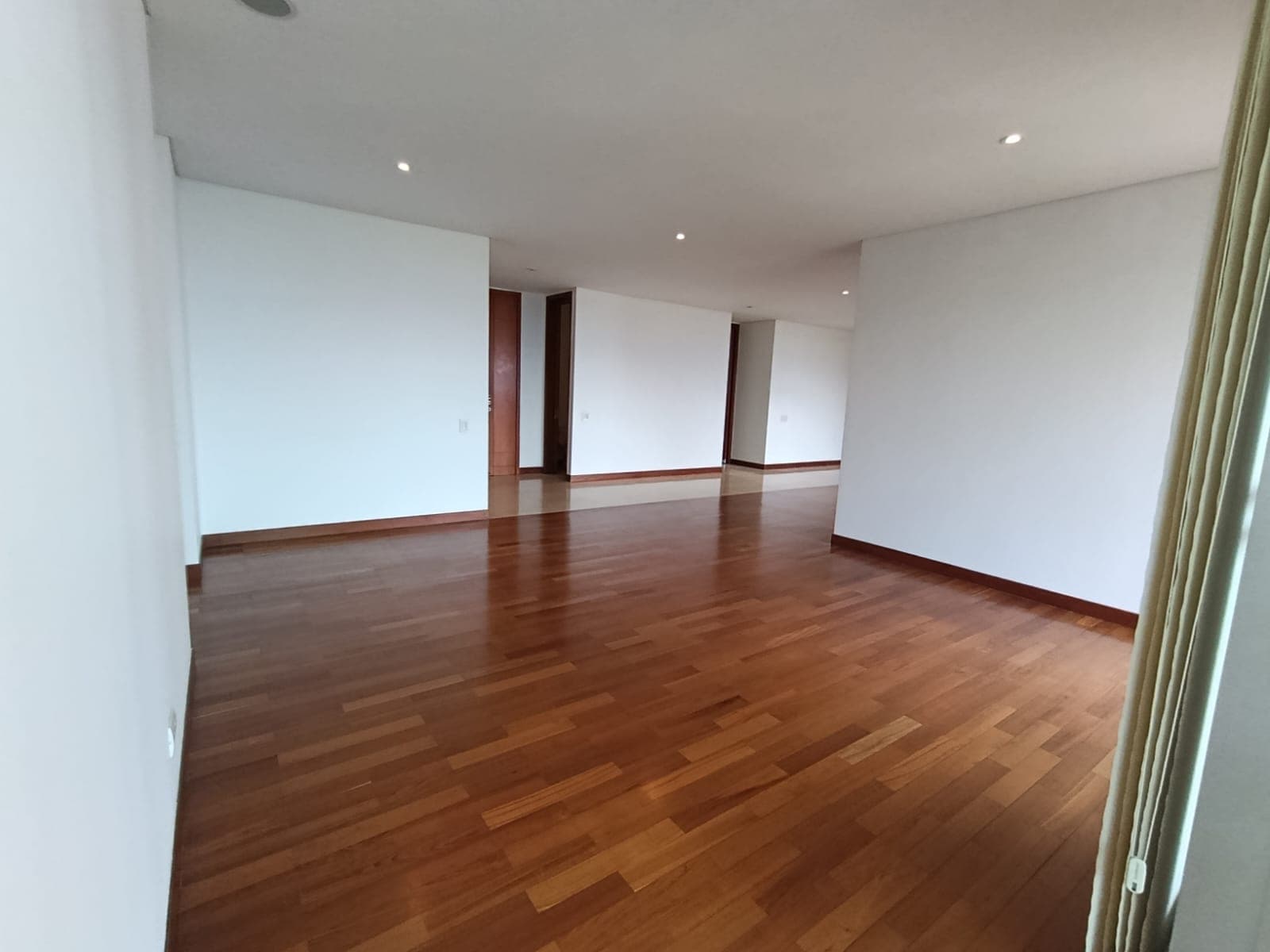 Apartamento en arriendo en El Tesoro, El Poblado, Medellín — foto 5 de 20