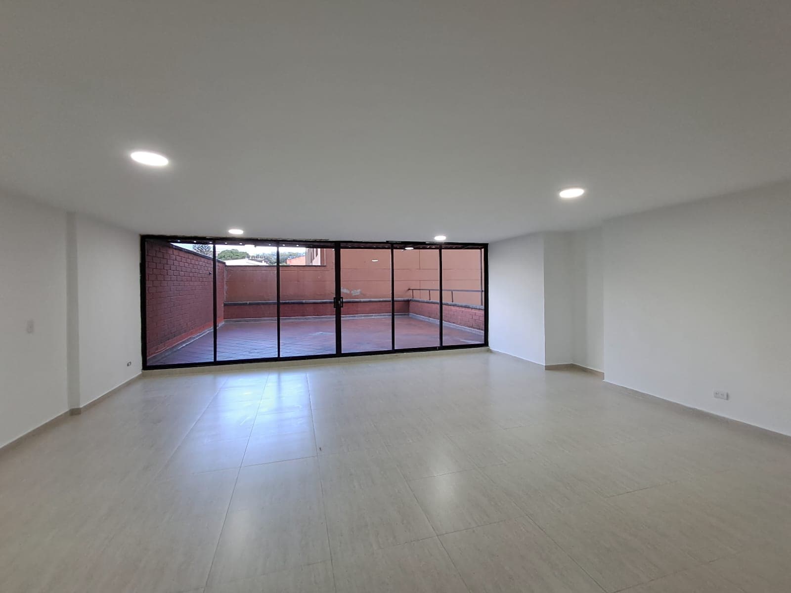 Apartamento en arriendo en Los Colores, Laureles, Medellín — foto 1 de 19