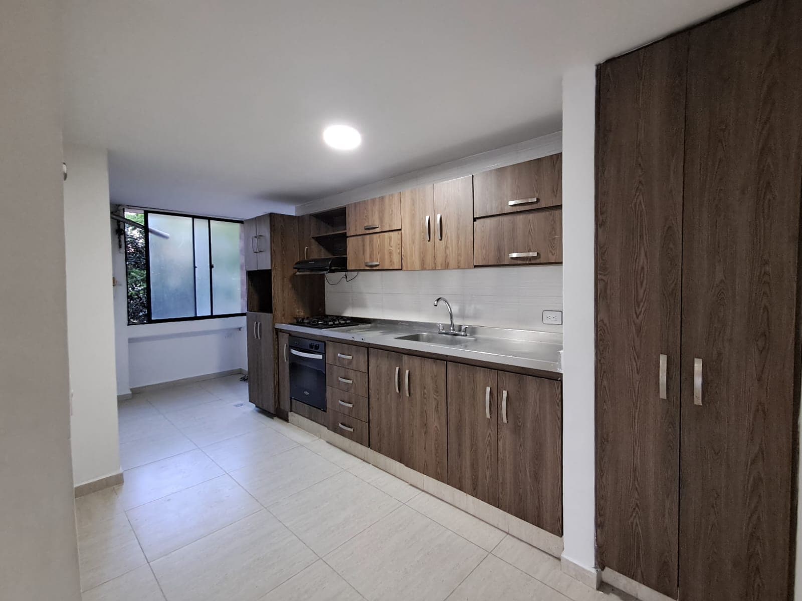 Apartamento en arriendo en Los Colores, Laureles, Medellín — foto 2 de 19