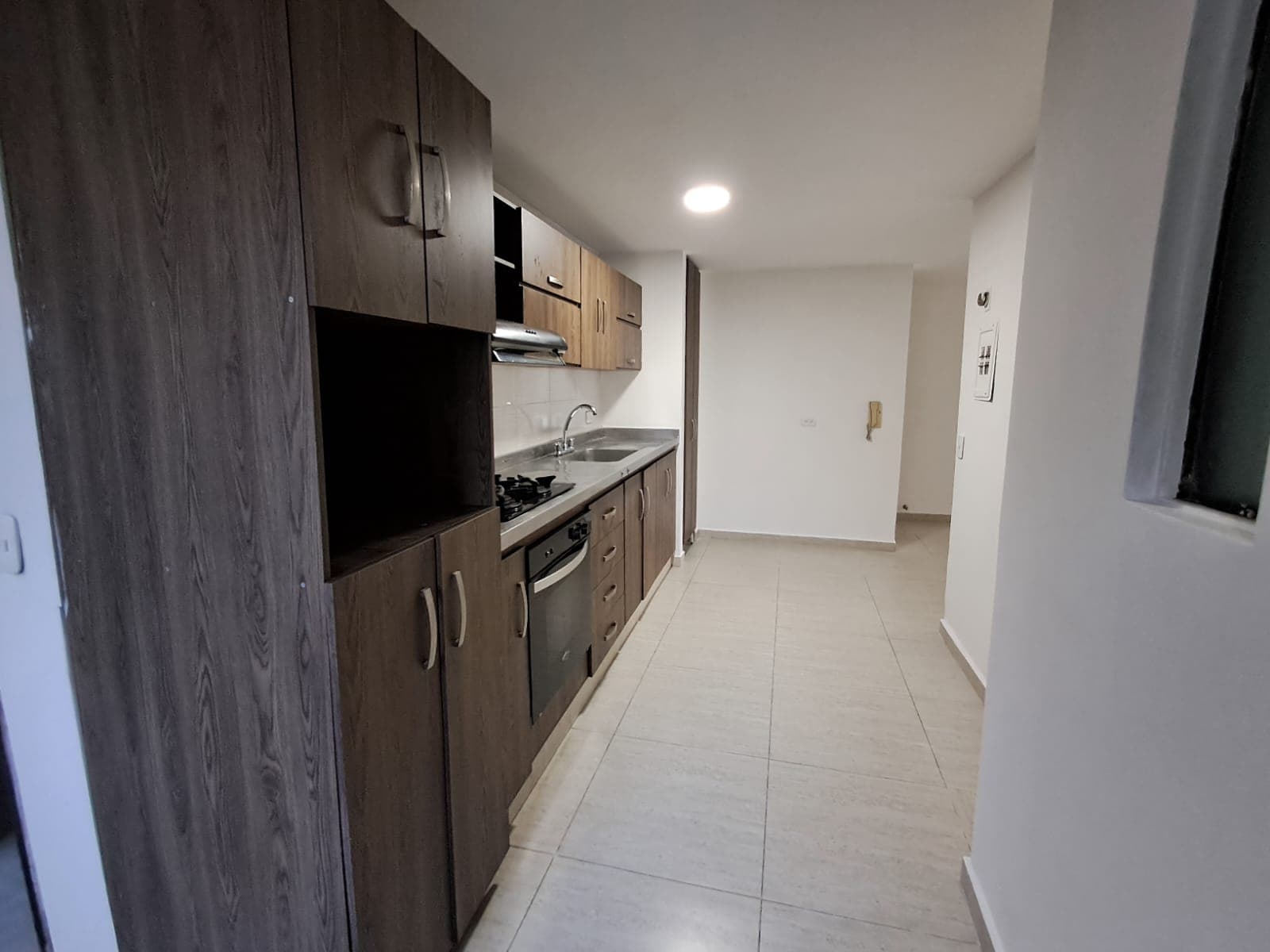 Apartamento en arriendo en Los Colores, Laureles, Medellín — foto 3 de 19