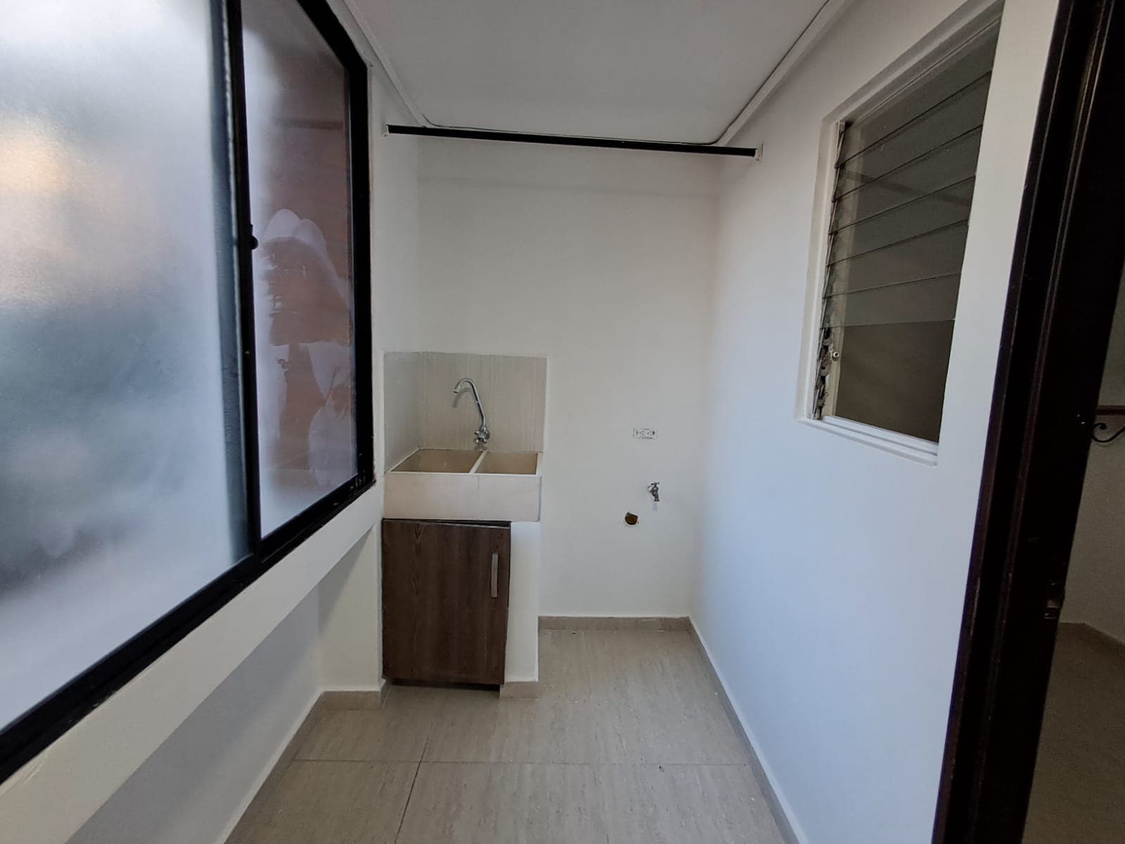Apartamento en arriendo en Los Colores, Laureles, Medellín — foto 4 de 19
