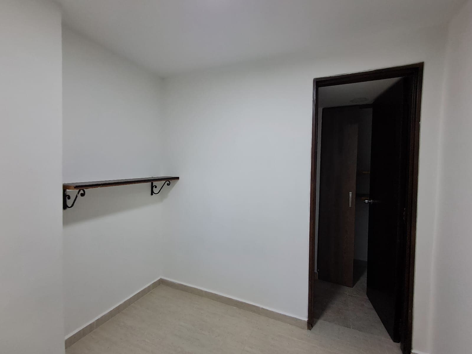 Apartamento en arriendo en Los Colores, Laureles, Medellín — foto 5 de 19