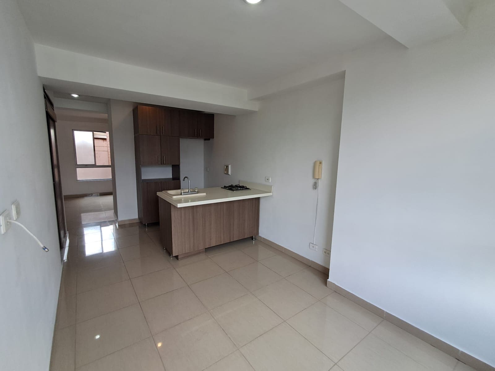 Apartaestudio en arriendo en Suramericana, Laureles, Medellín — foto 2 de 20
