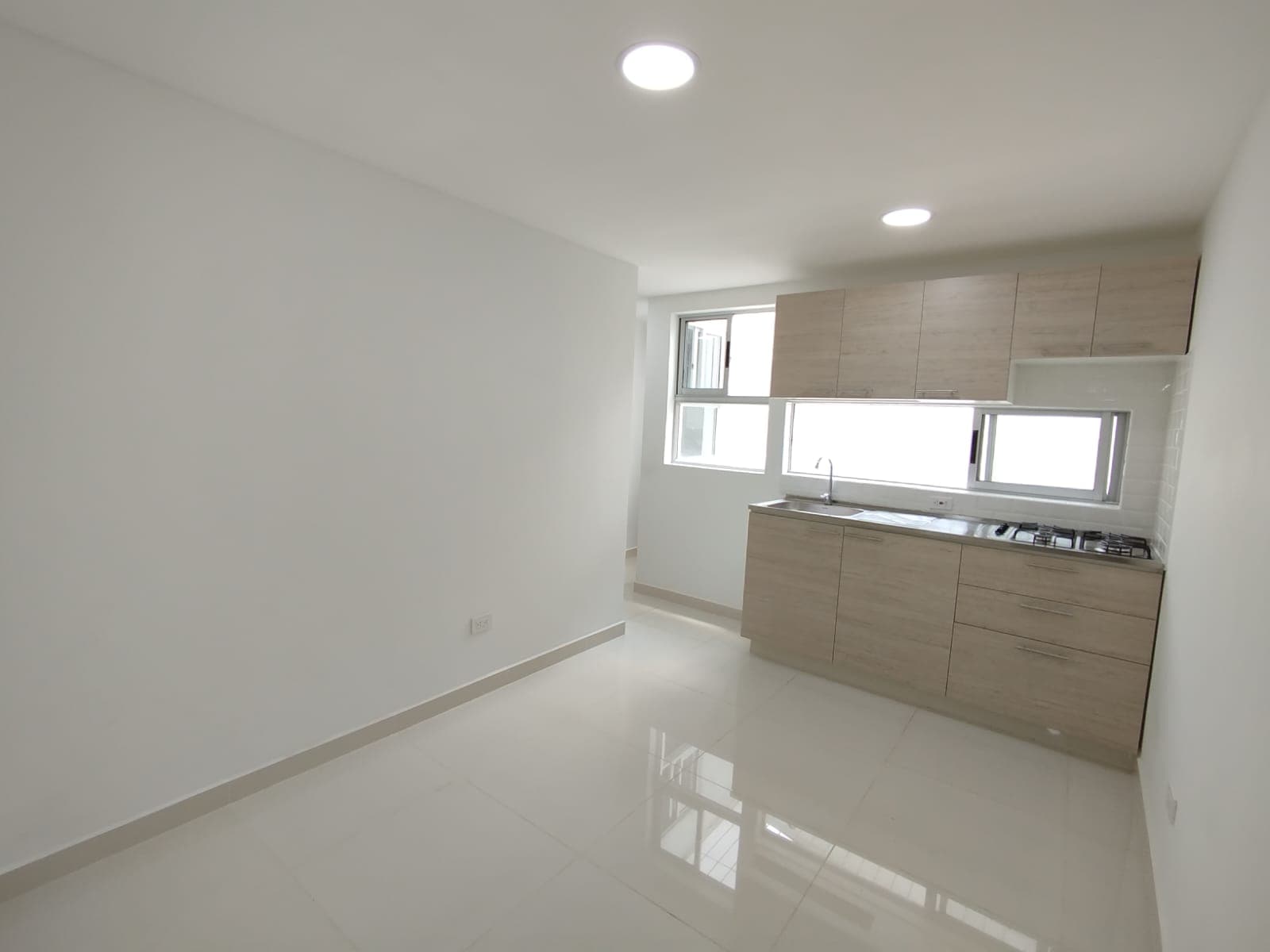 Apartamento en arriendo en Las Casitas Envigado — foto 1 de 10