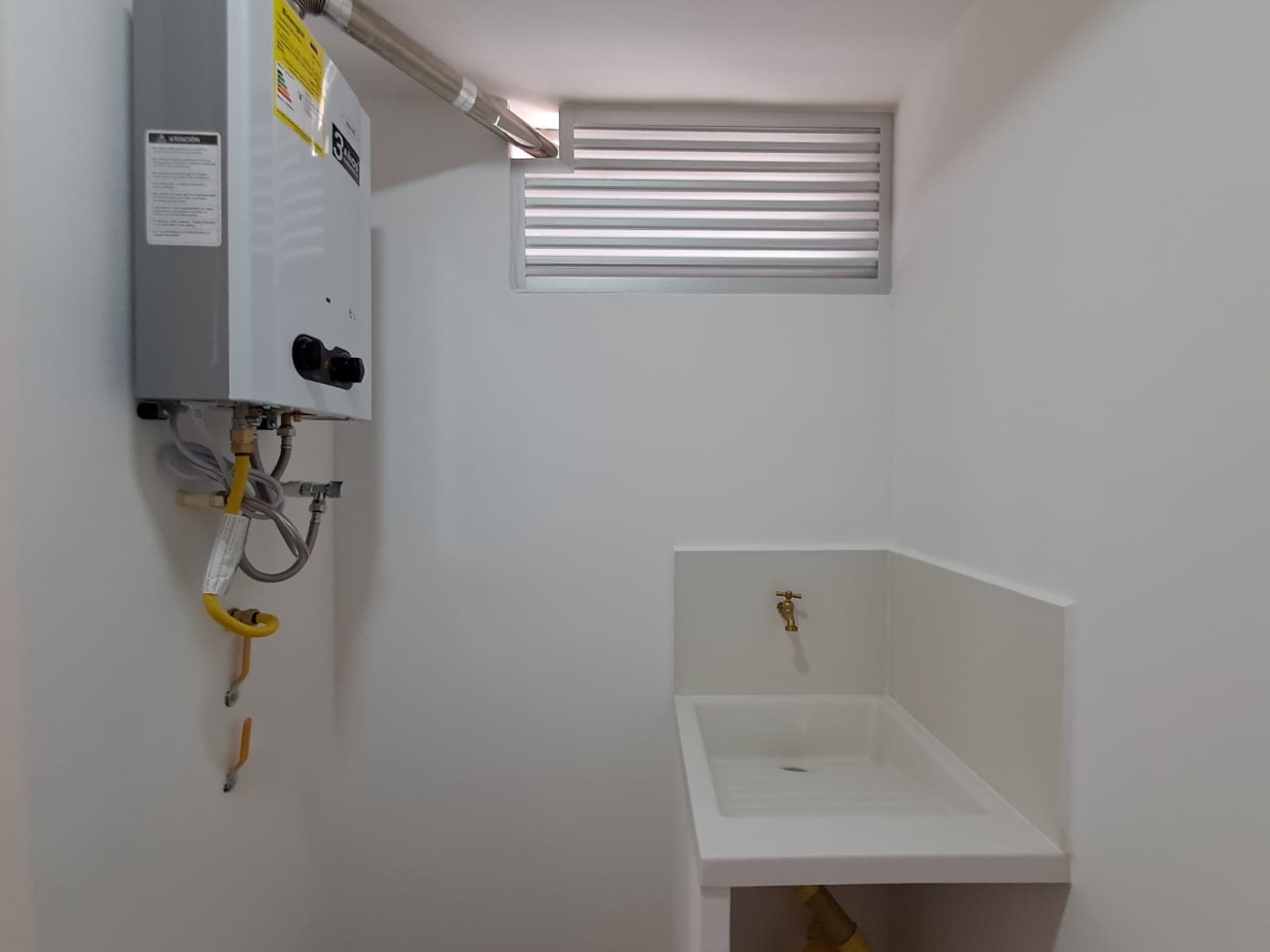 Apartamento en arriendo en El Carmen de Viboral — foto 3 de 12