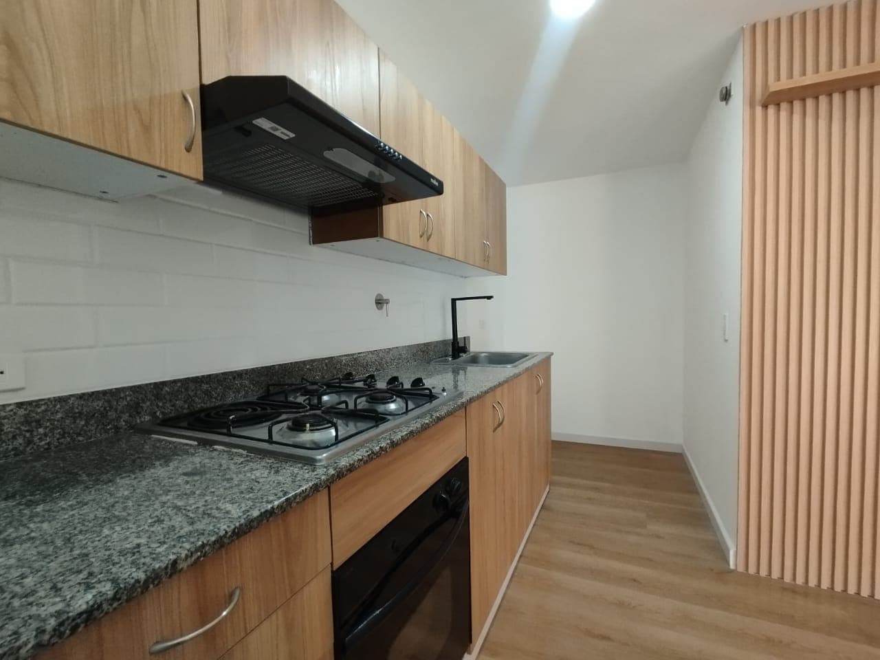 Apartamento en arriendo en Castropol, El Poblado, Medellín — foto 5 de 20