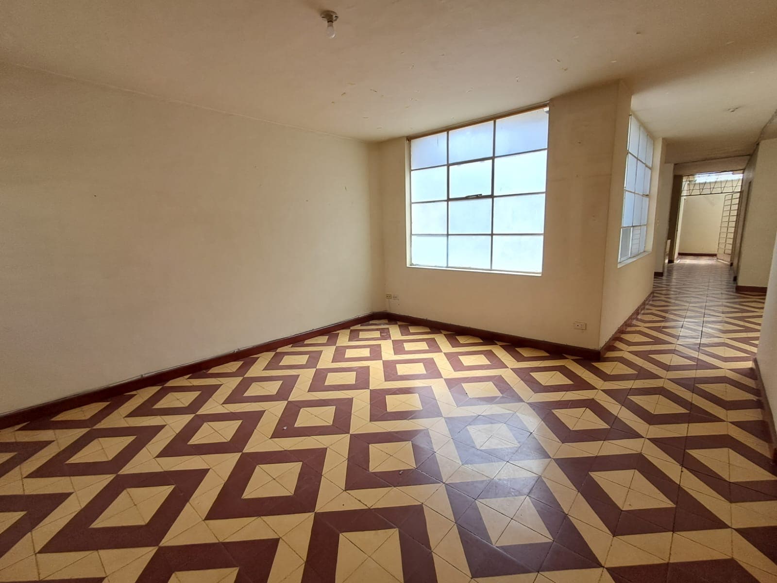 Casa Comercial en arriendo en Florida Nueva, Laureles, Medellín — foto 1 de 14