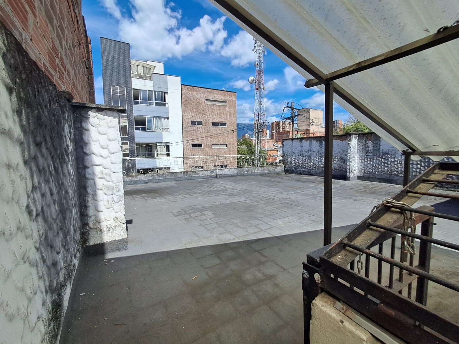 Casa Comercial en arriendo en Florida Nueva, Laureles, Medellín — foto 5 de 14